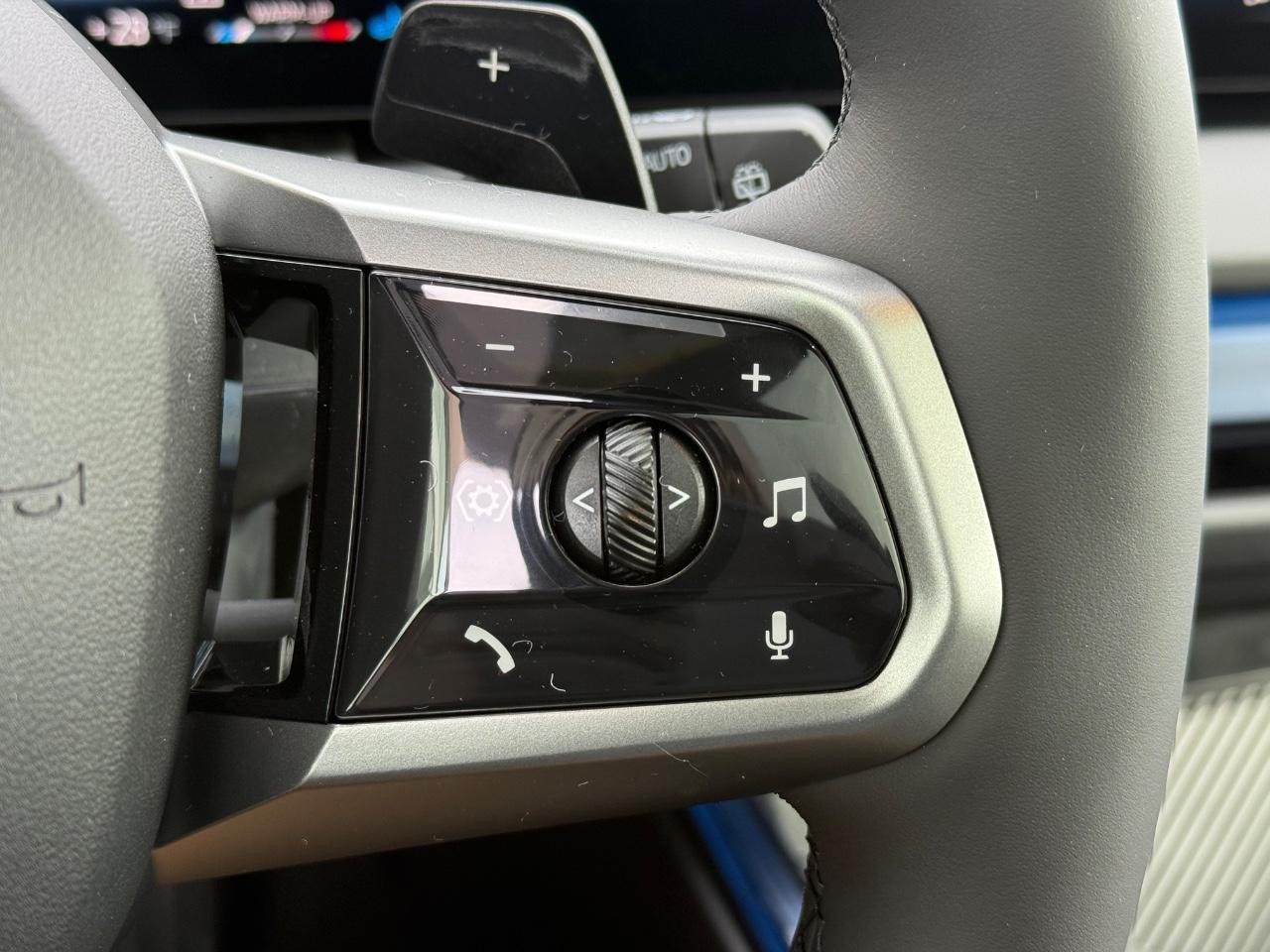 BMW X3 Vehicle Image 11