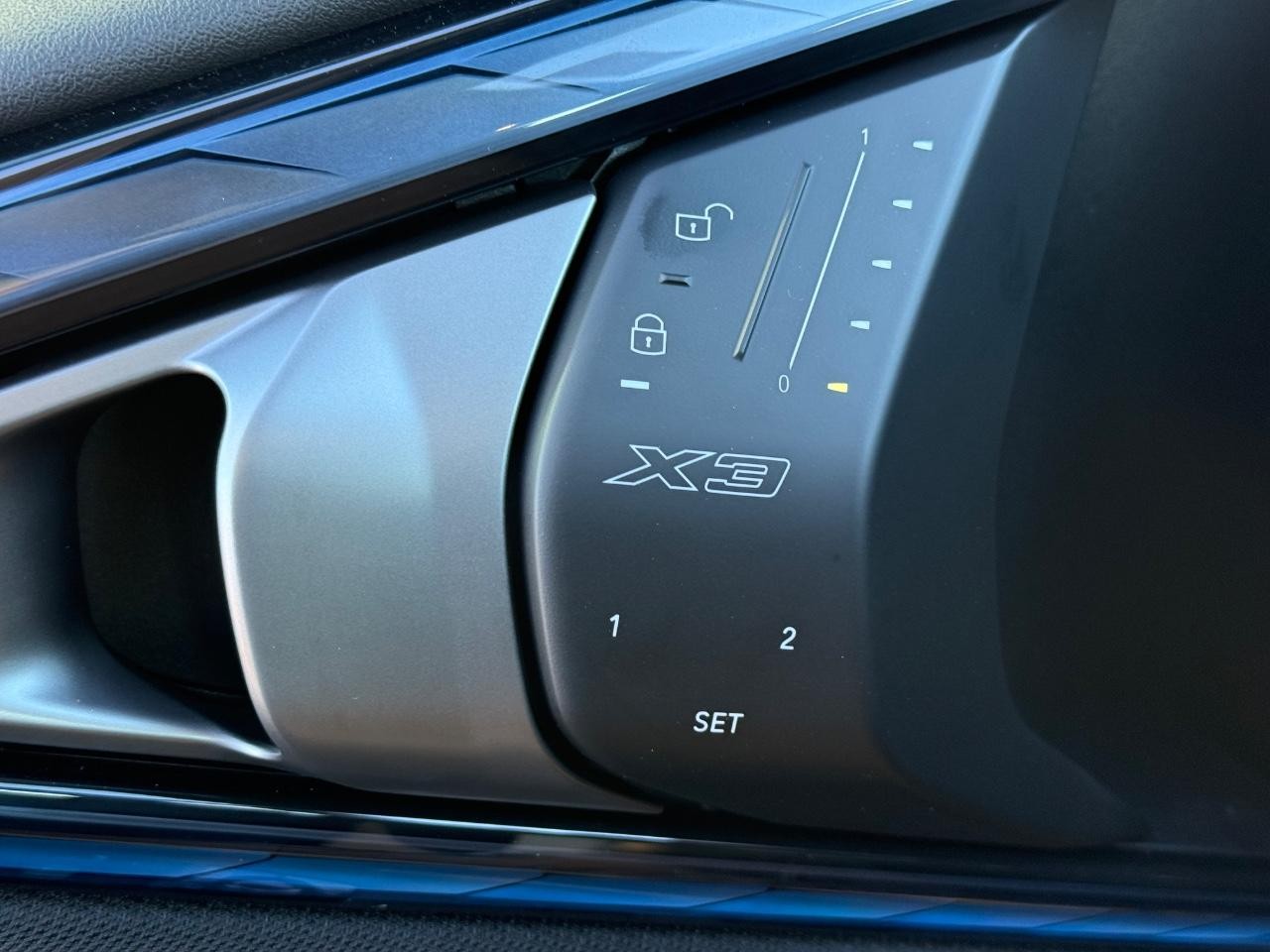 BMW X3 Vehicle Image 11