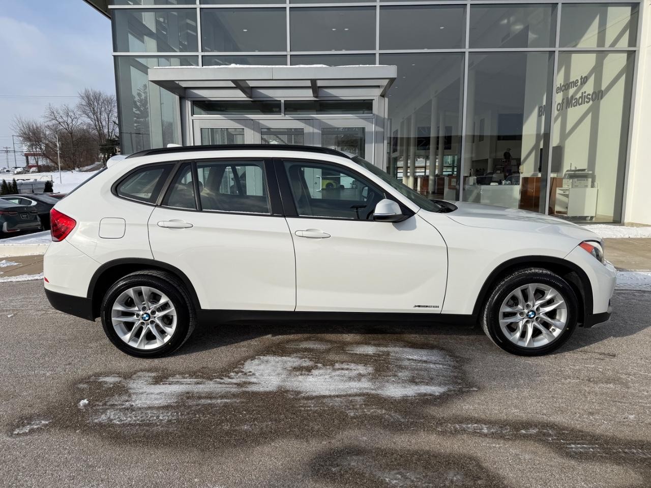 BMW X1 Vehicle Image 02