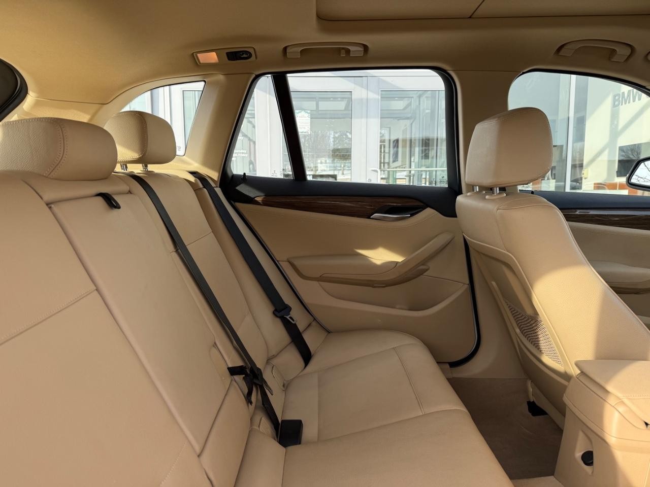 BMW X1 Vehicle Image 09