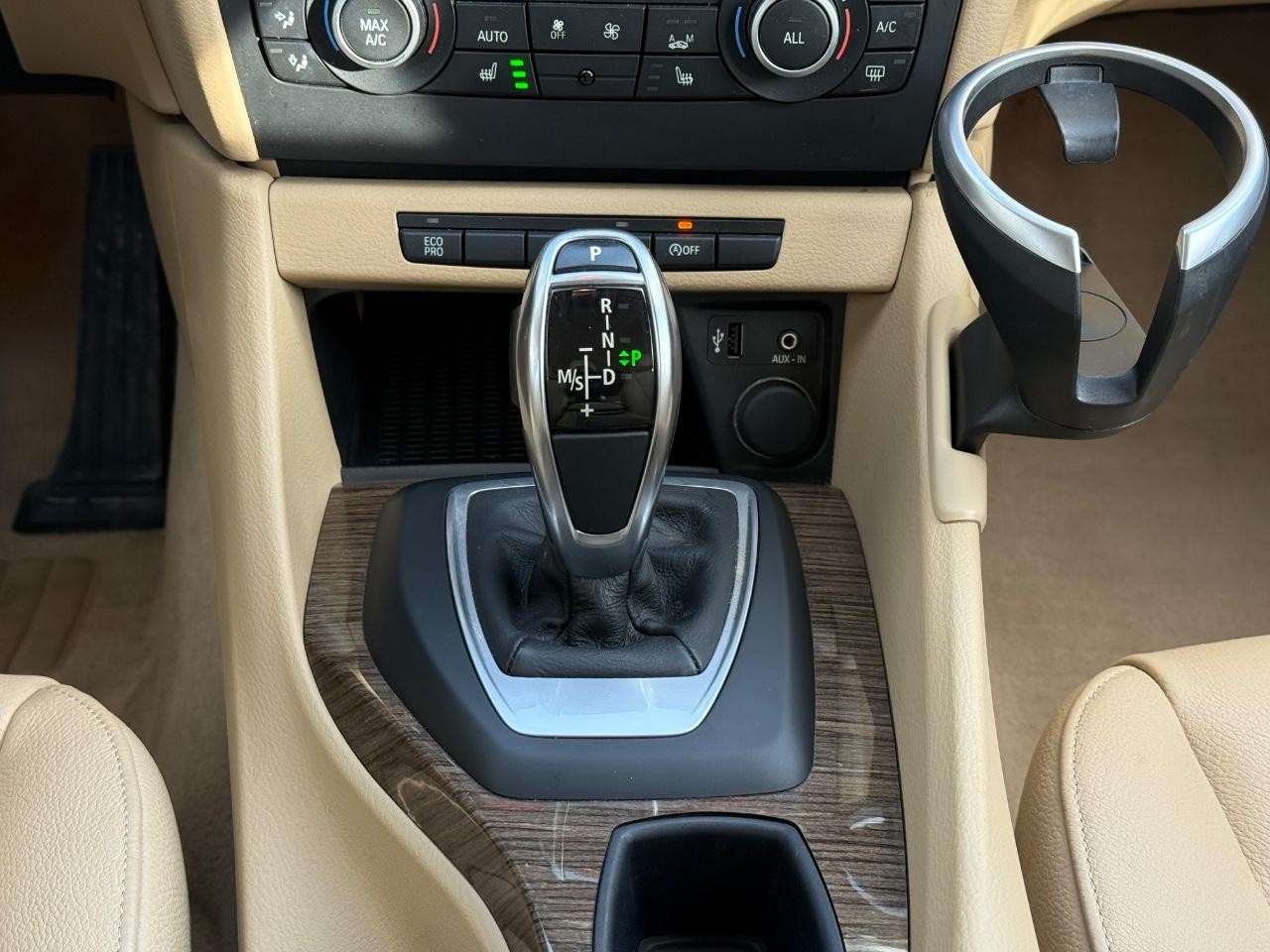 BMW X1 Vehicle Image 12