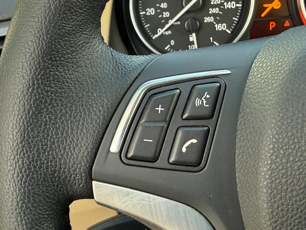 BMW X1 Vehicle Image 16