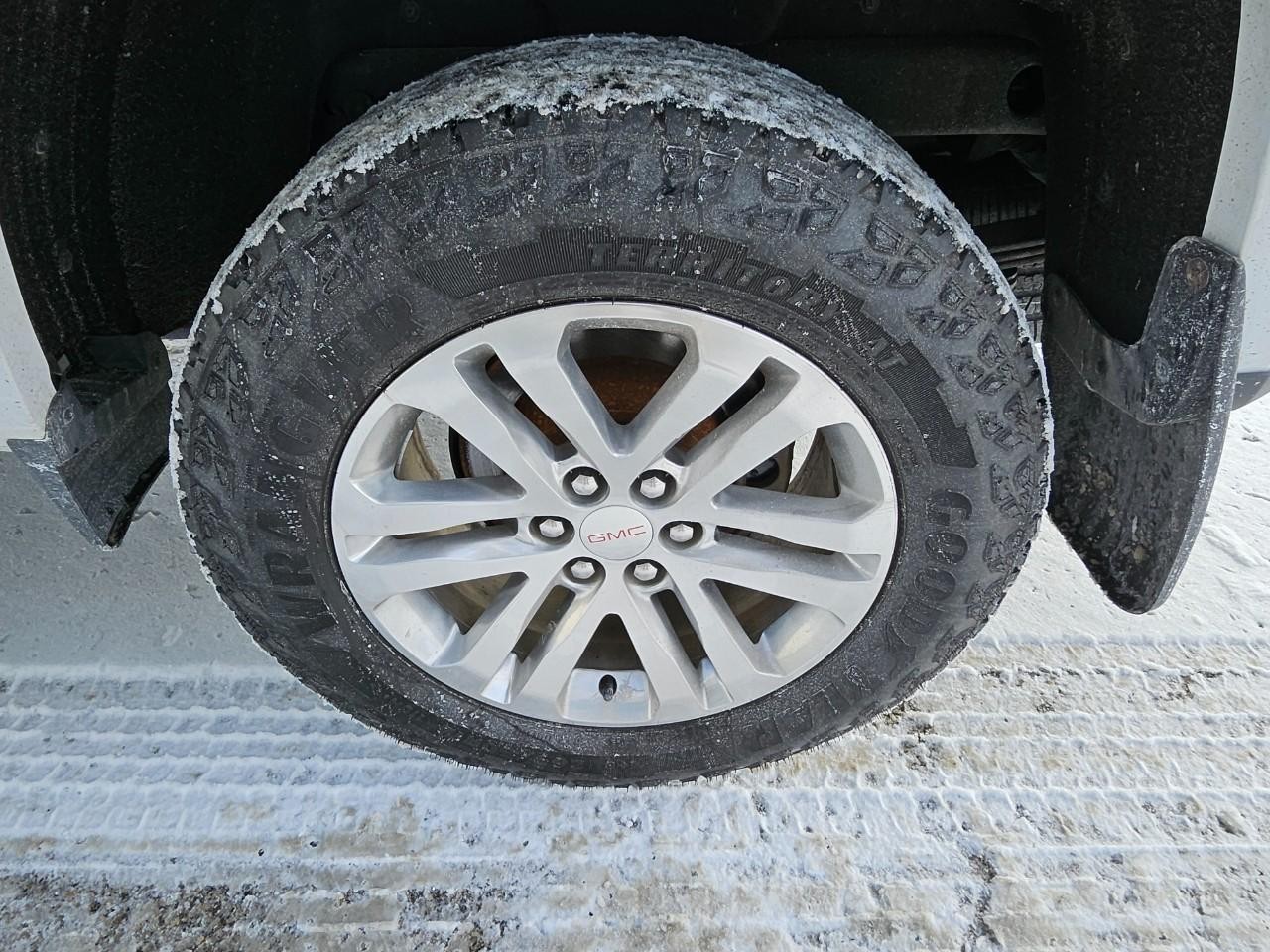 GMC Canyon Vehicle Image 06