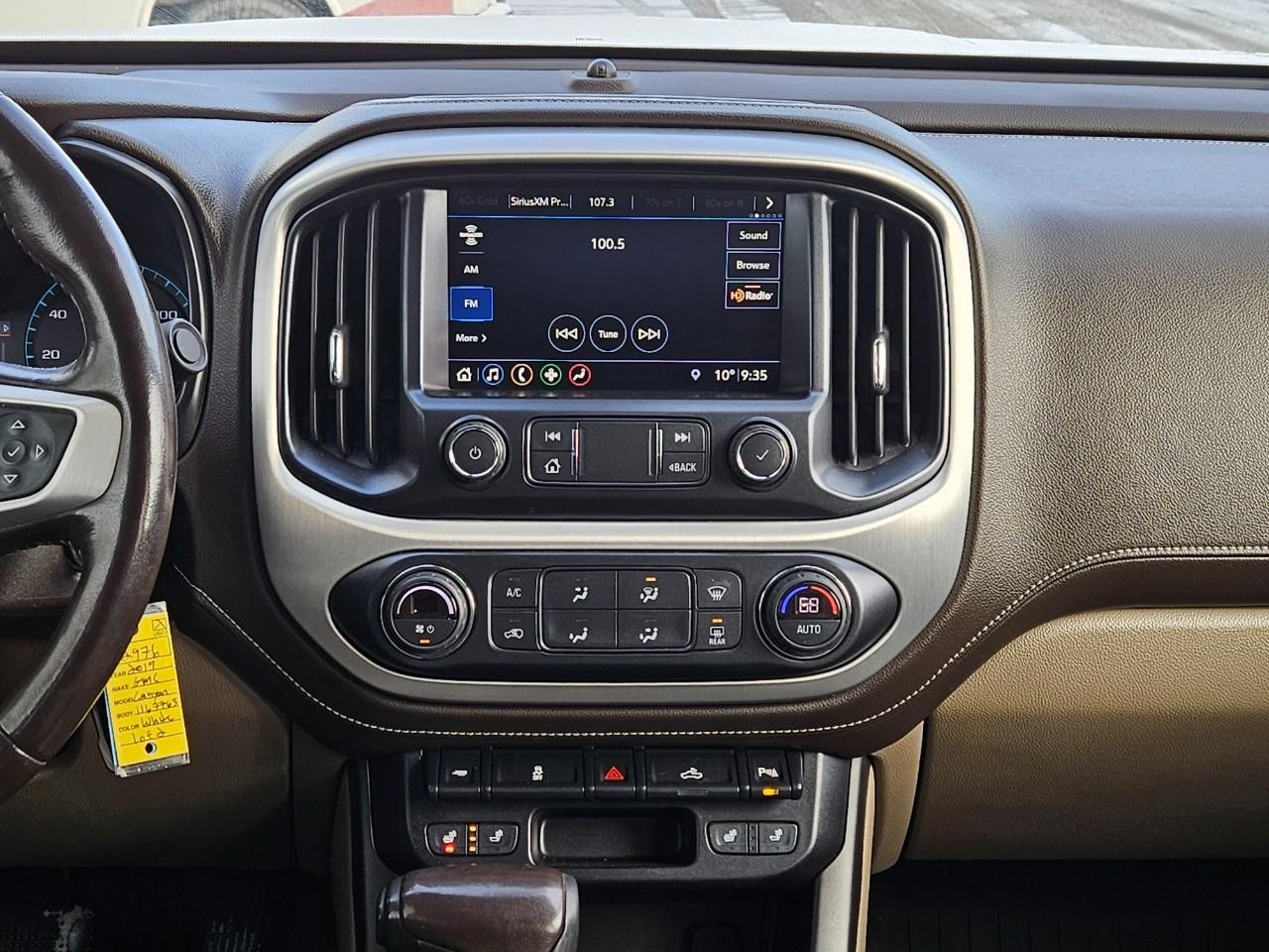 GMC Canyon Vehicle Image 11