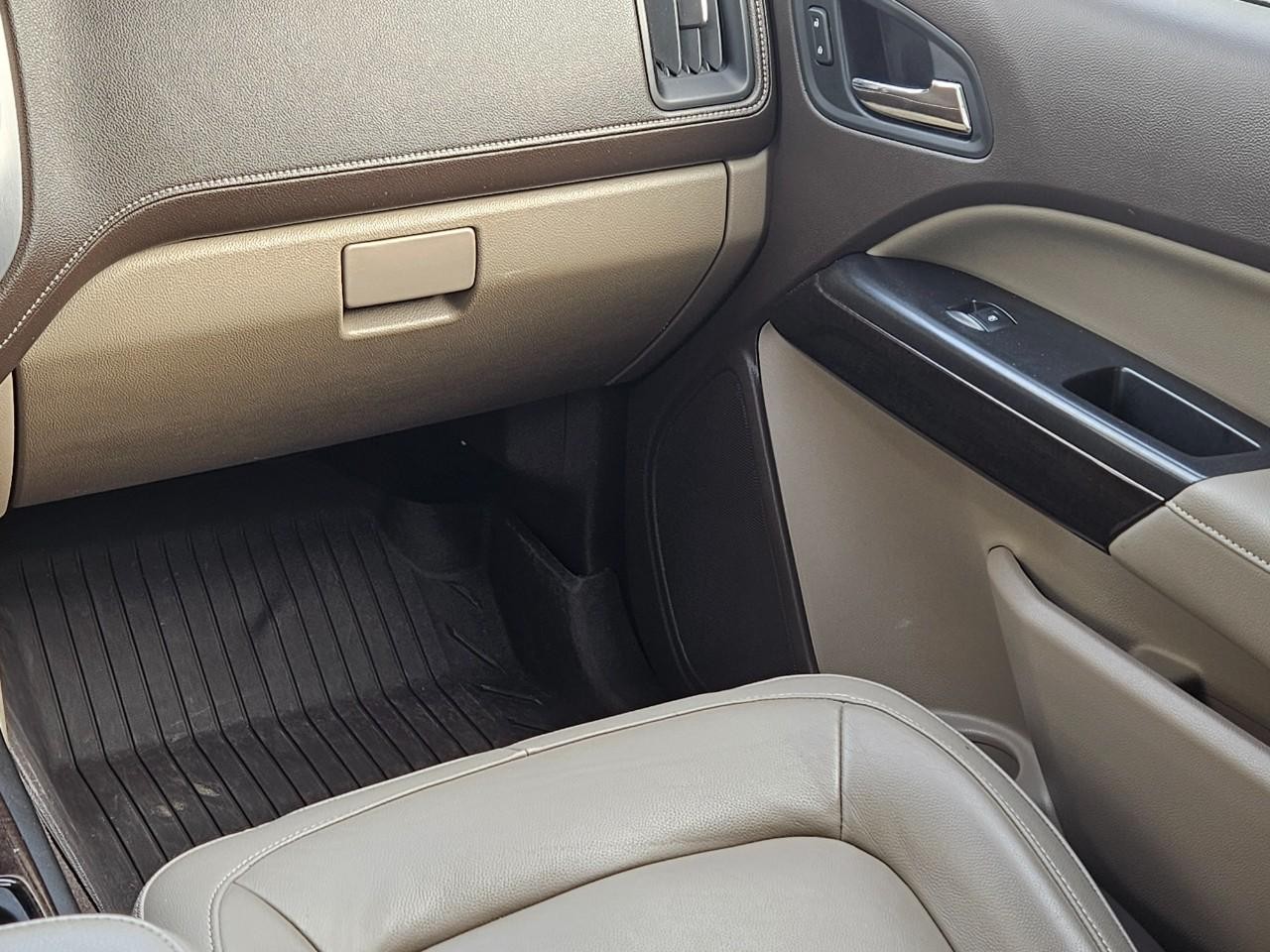 GMC Canyon Vehicle Image 14