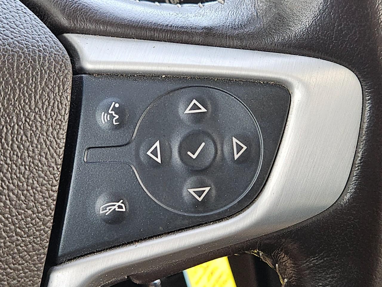 GMC Canyon Vehicle Image 16