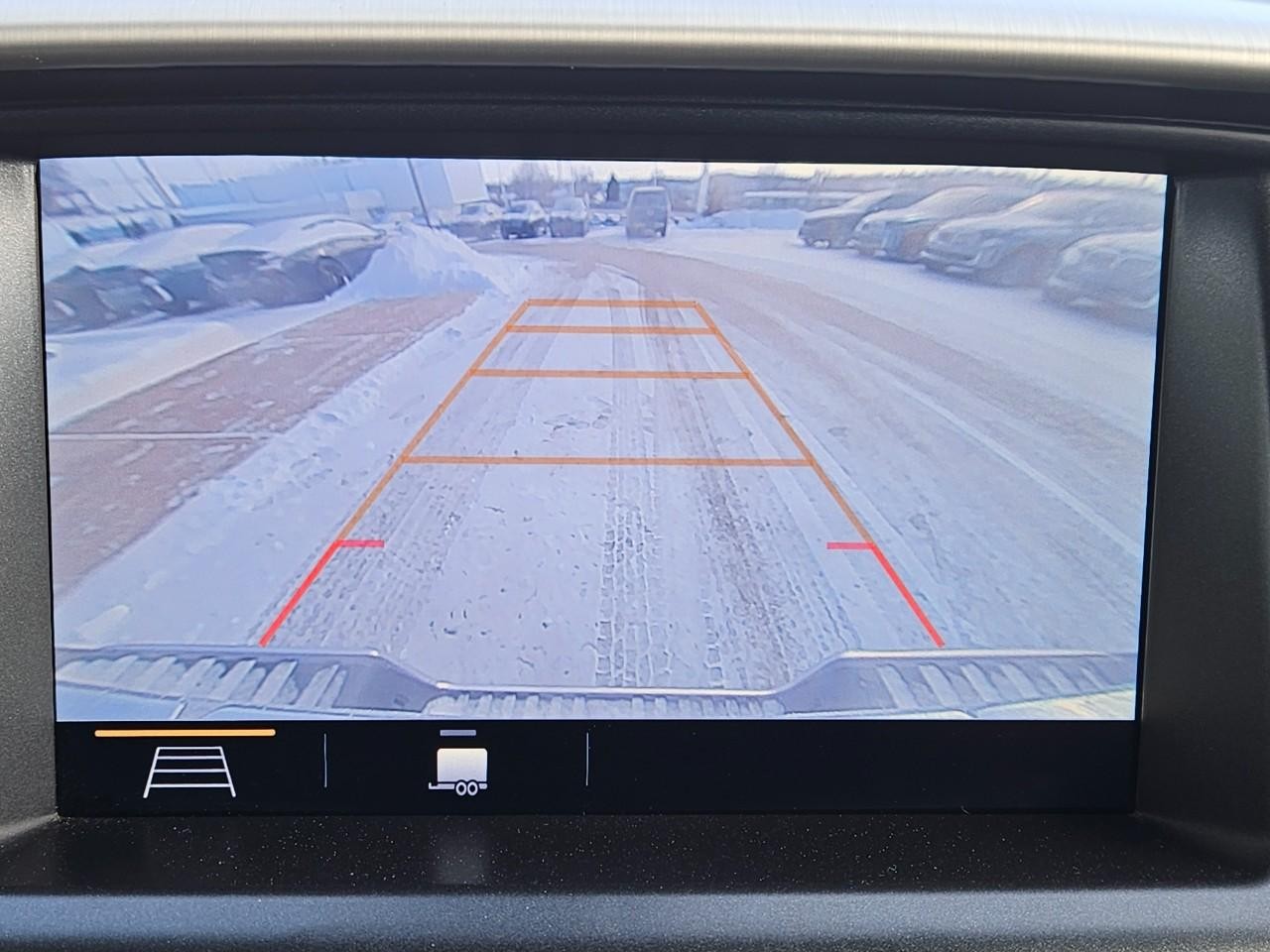 GMC Canyon Vehicle Image 18