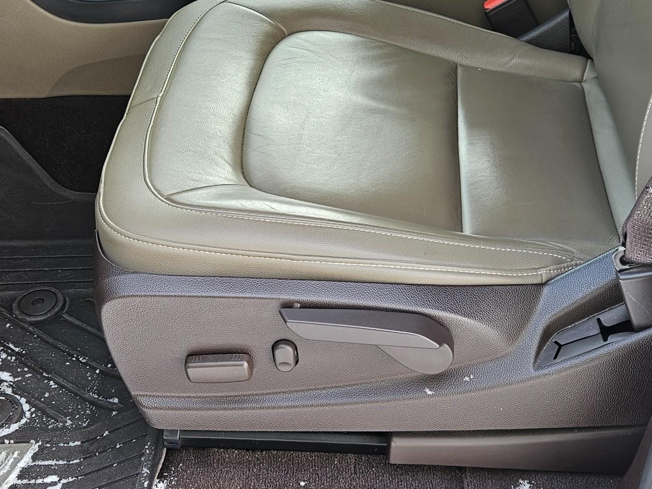 GMC Canyon Vehicle Image 21