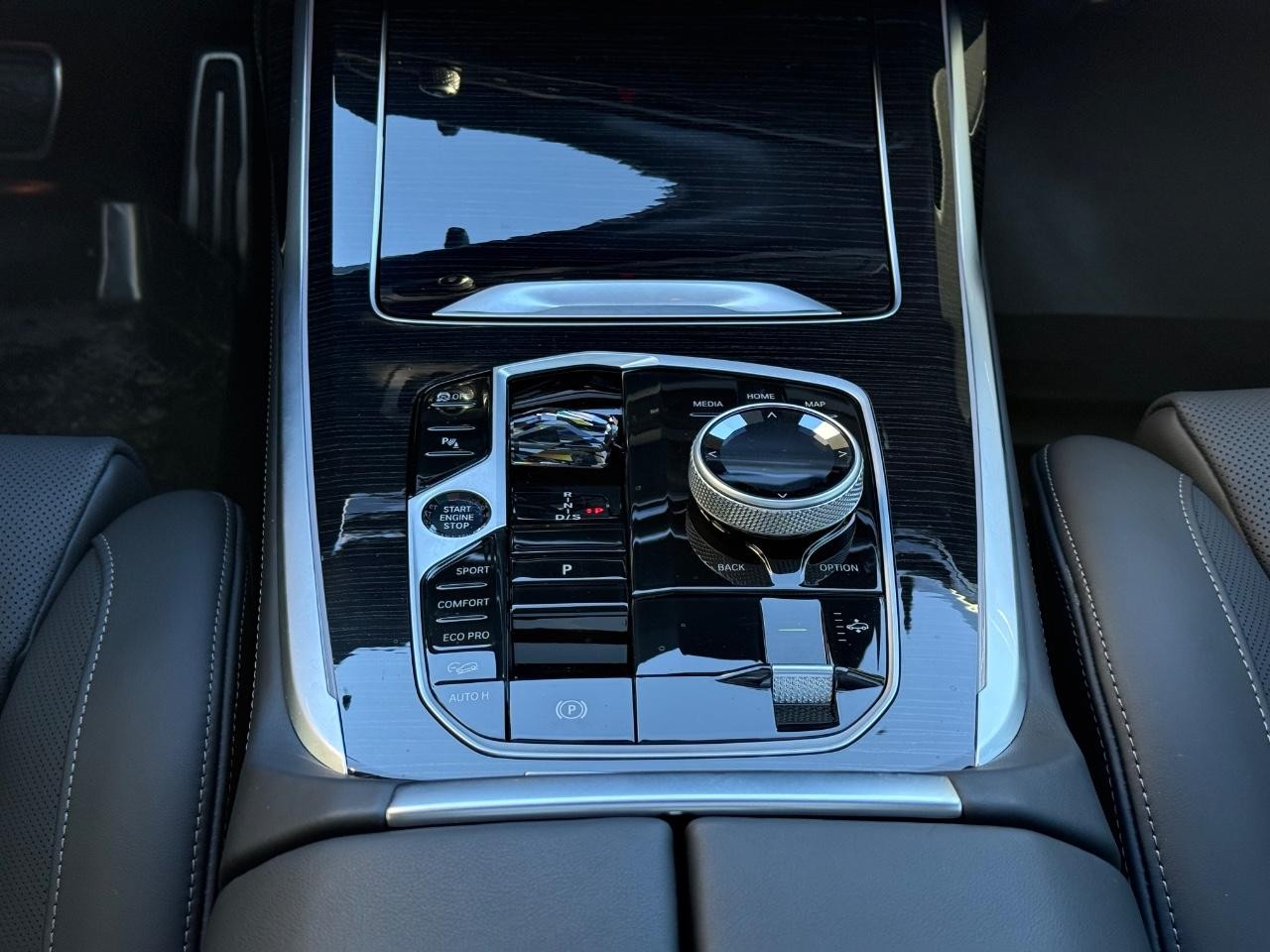 BMW X7 Vehicle Image 13