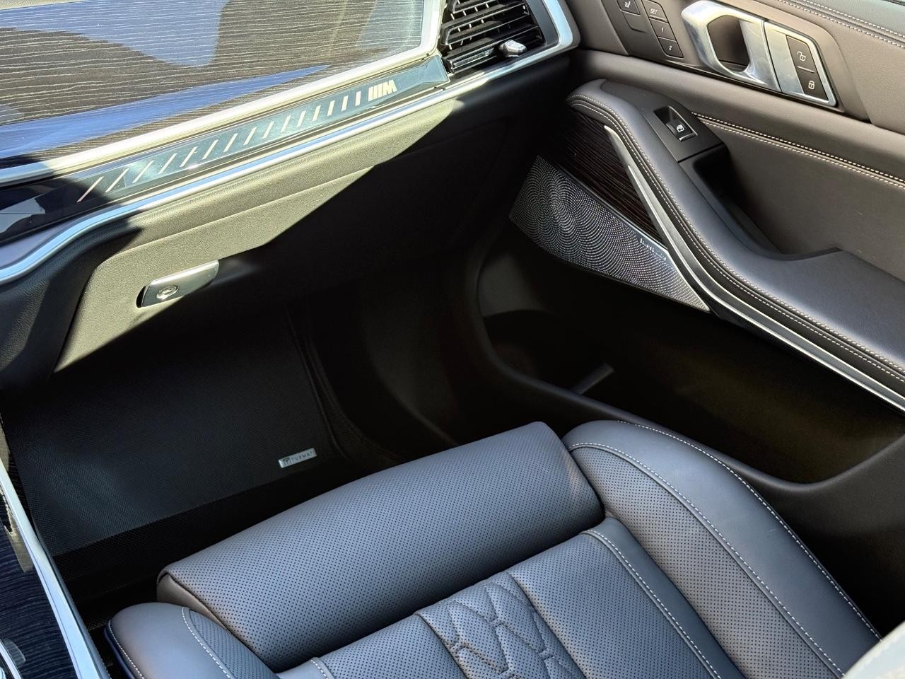 BMW X7 Vehicle Image 15