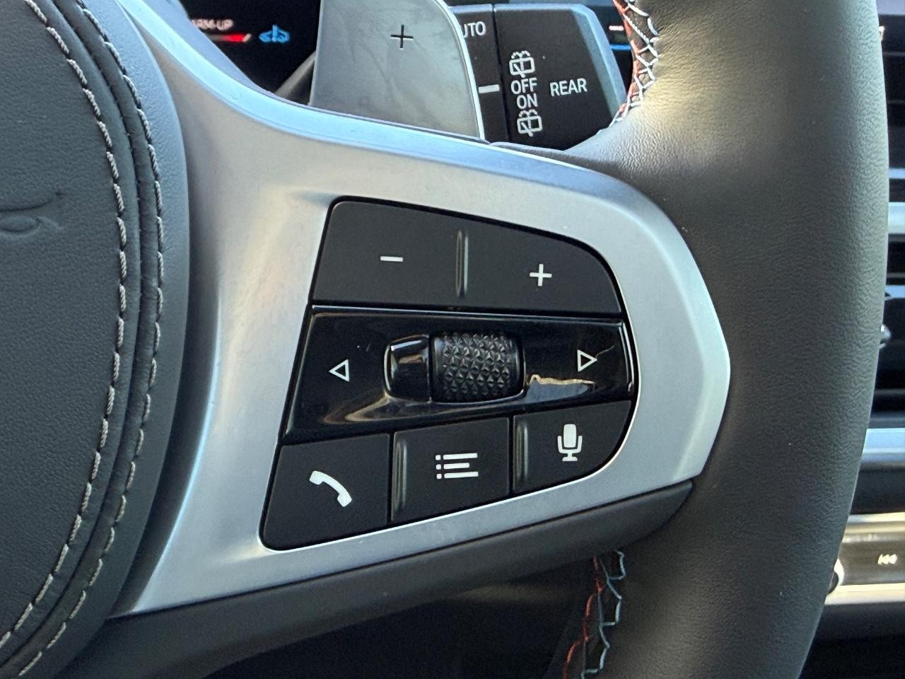 BMW X7 Vehicle Image 18