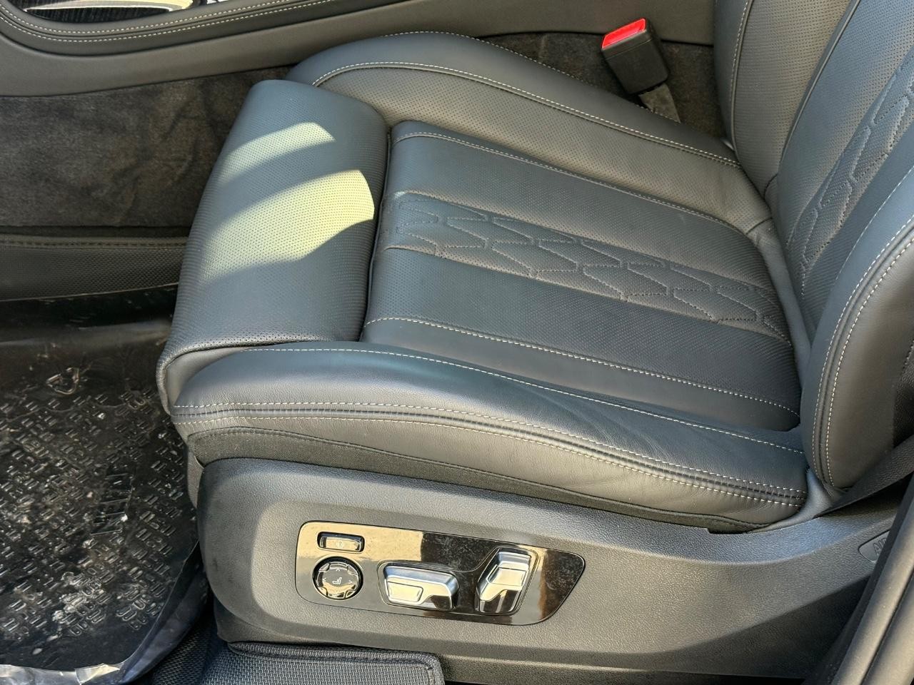 BMW X7 Vehicle Image 23