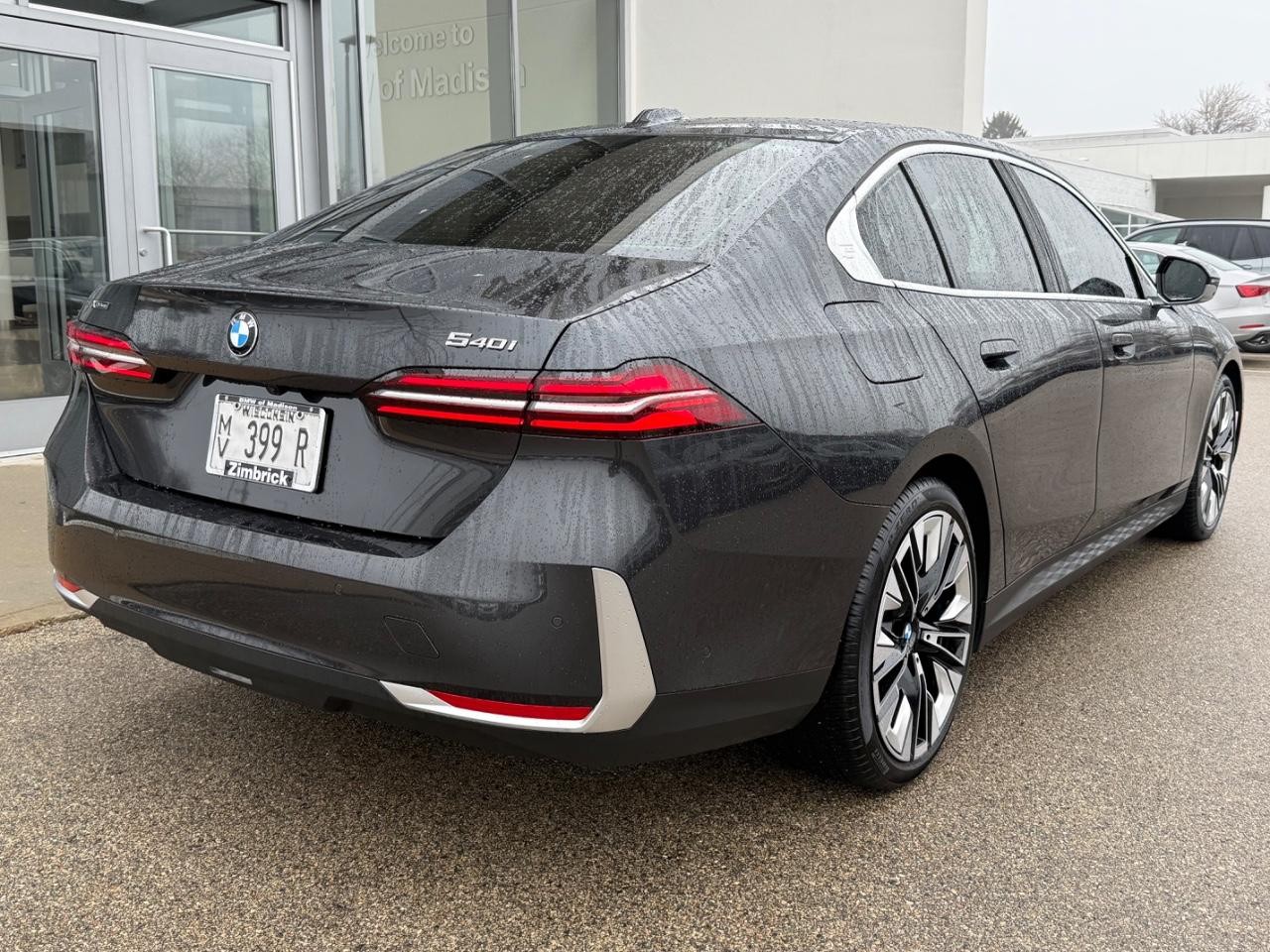 BMW 5 Series Vehicle Image 03