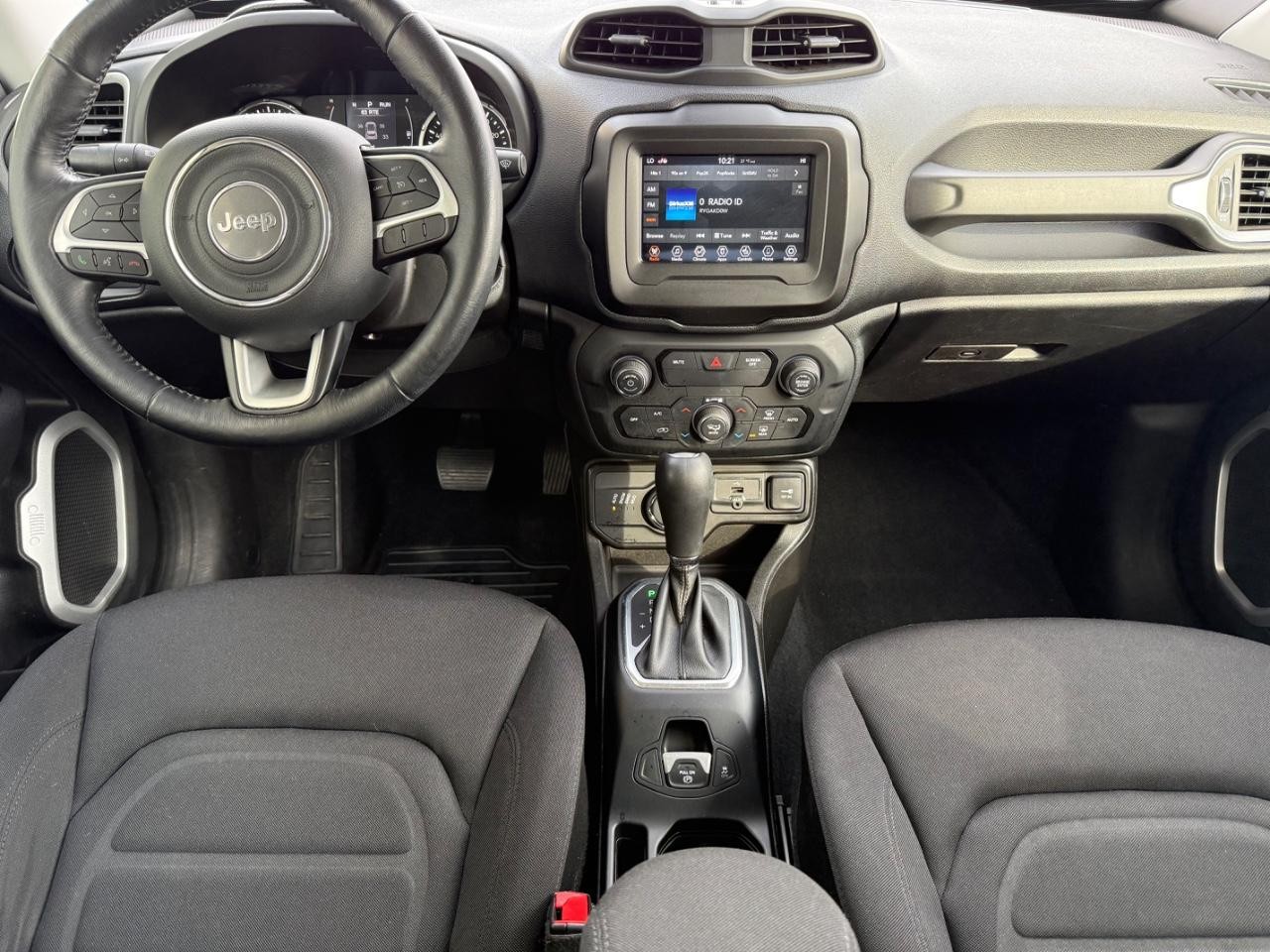 Jeep Renegade Vehicle Image 11