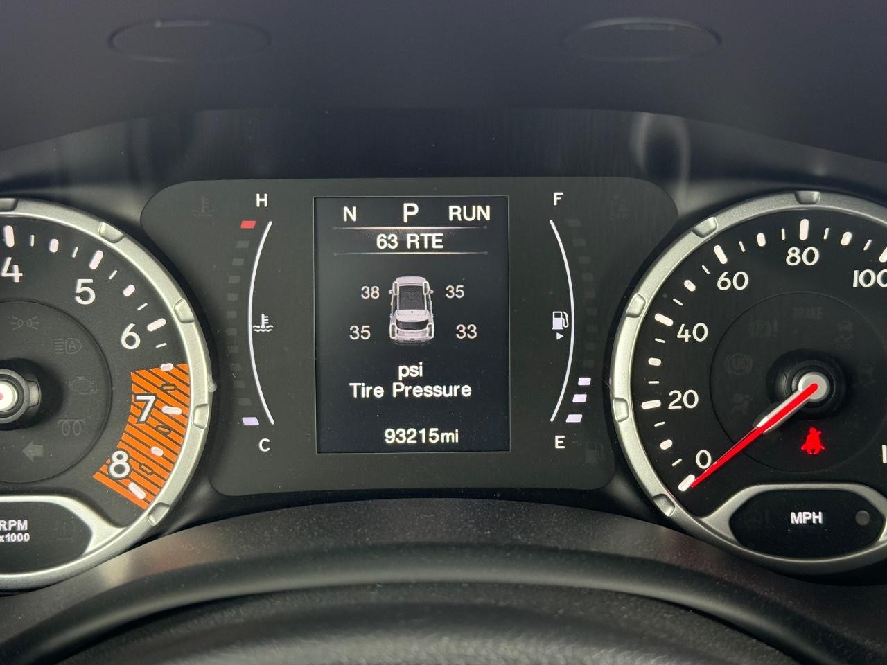 Jeep Renegade Vehicle Image 18