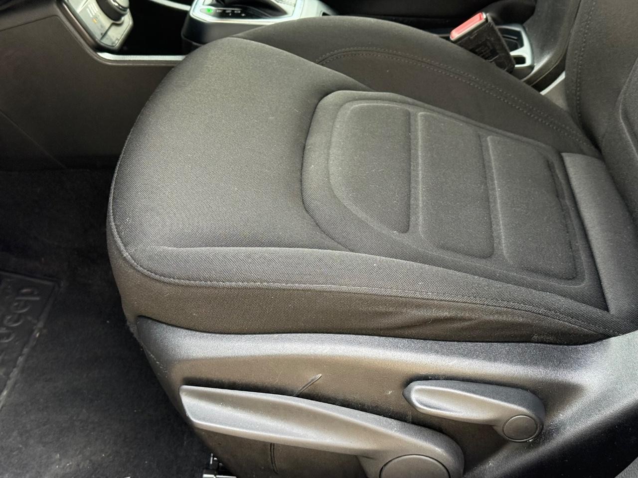 Jeep Renegade Vehicle Image 22