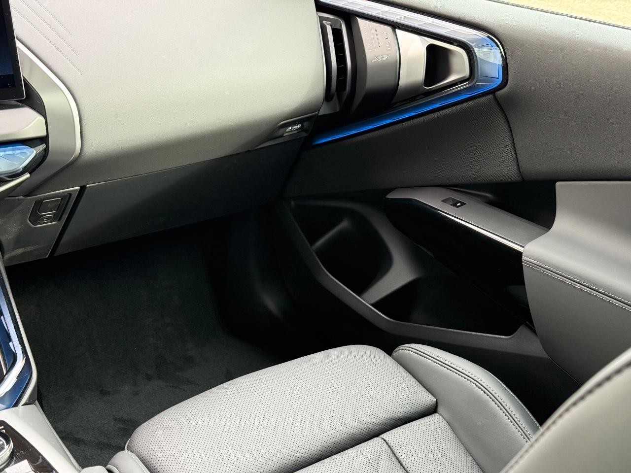 BMW X3 Vehicle Image 10