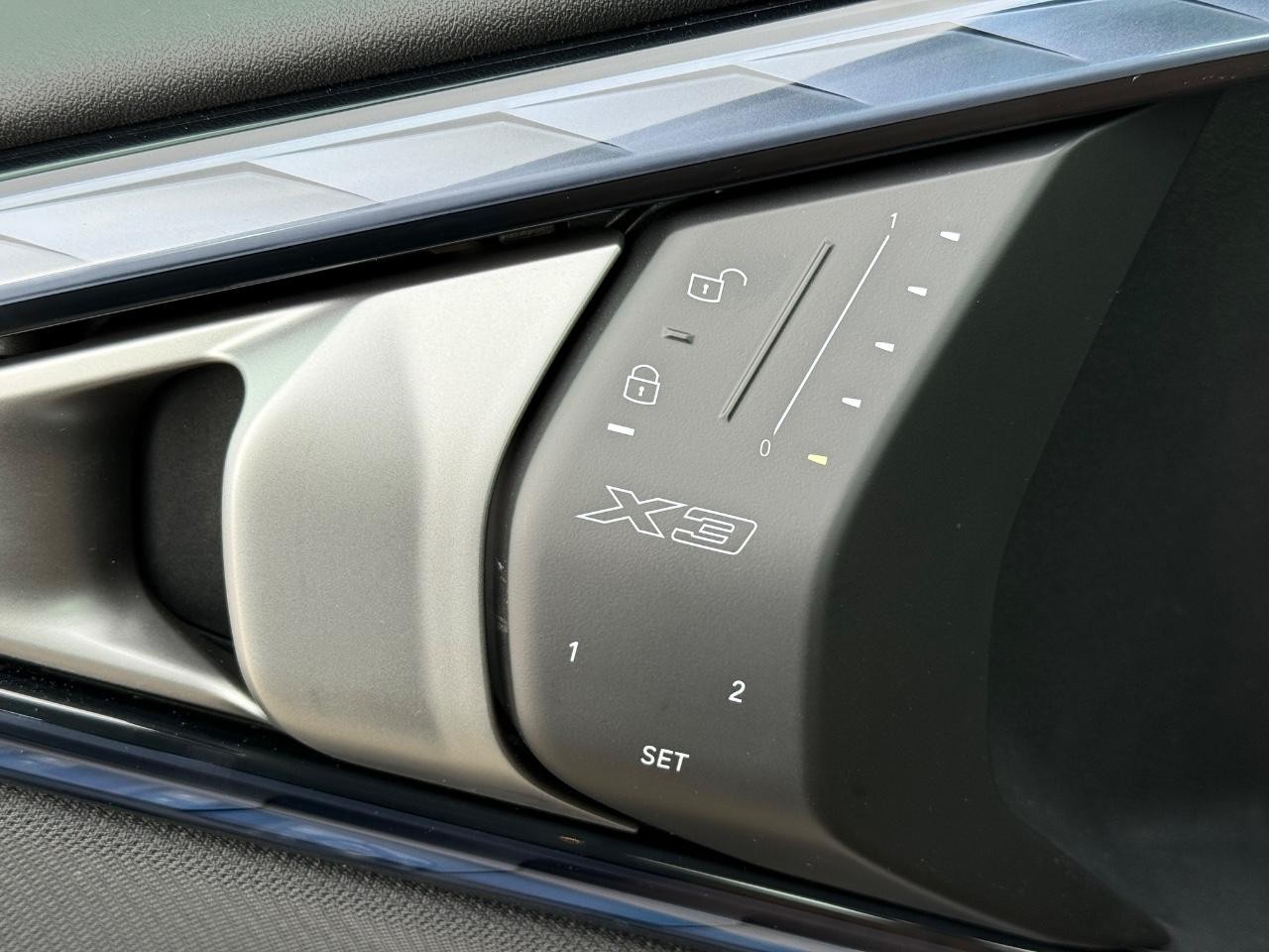 BMW X3 Vehicle Image 11