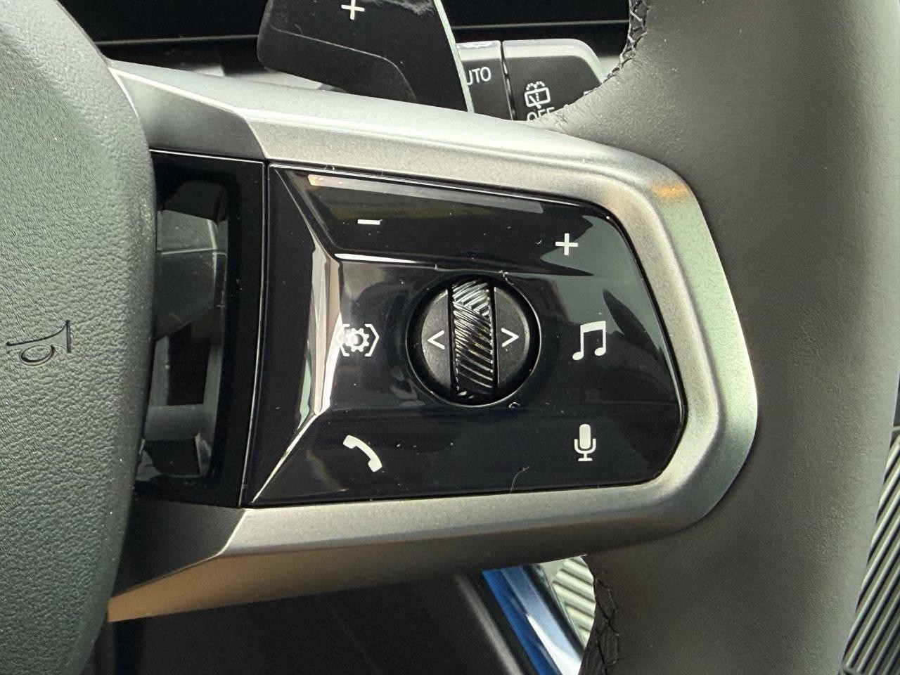 BMW X3 Vehicle Image 13