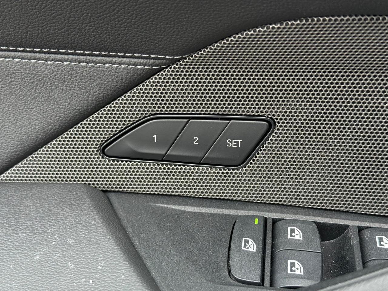 BMW 4 Series Vehicle Image 11