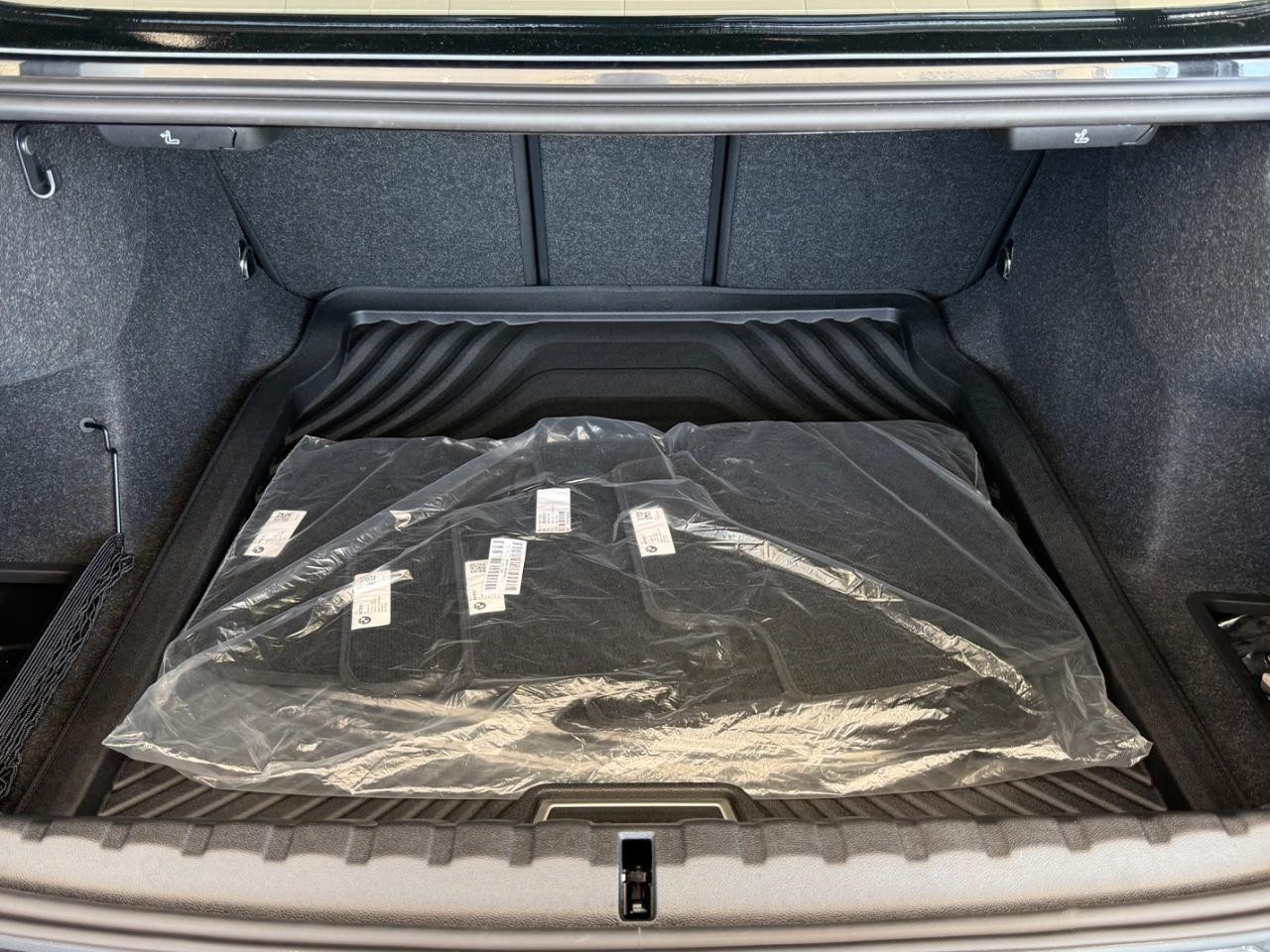 BMW 4 Series Vehicle Image 04