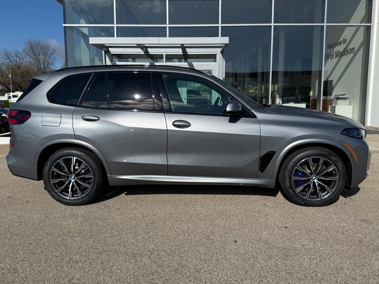 BMW X5 Vehicle Image 02