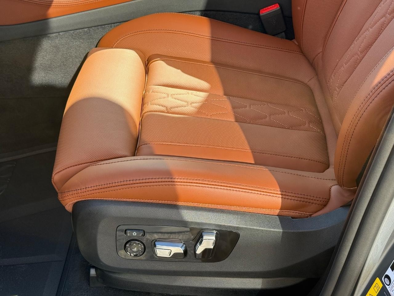 BMW X5 Vehicle Image 18