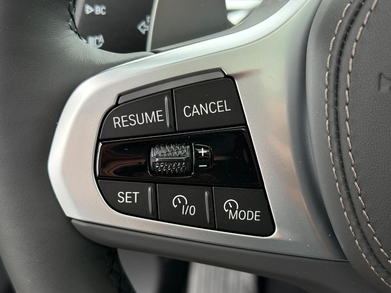 BMW X5 Vehicle Image 12