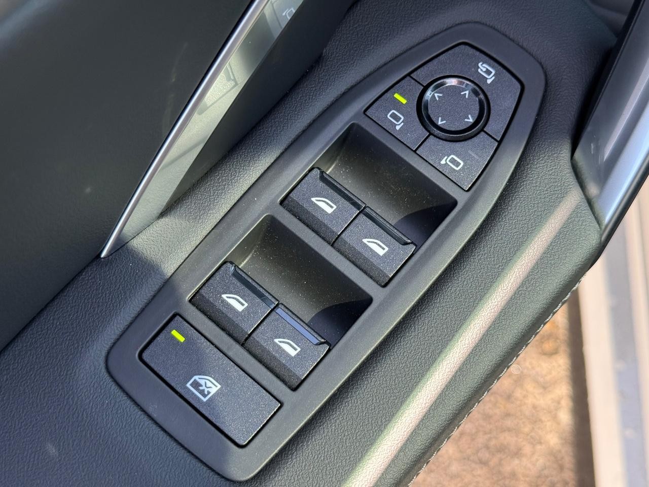BMW X1 Vehicle Image 15