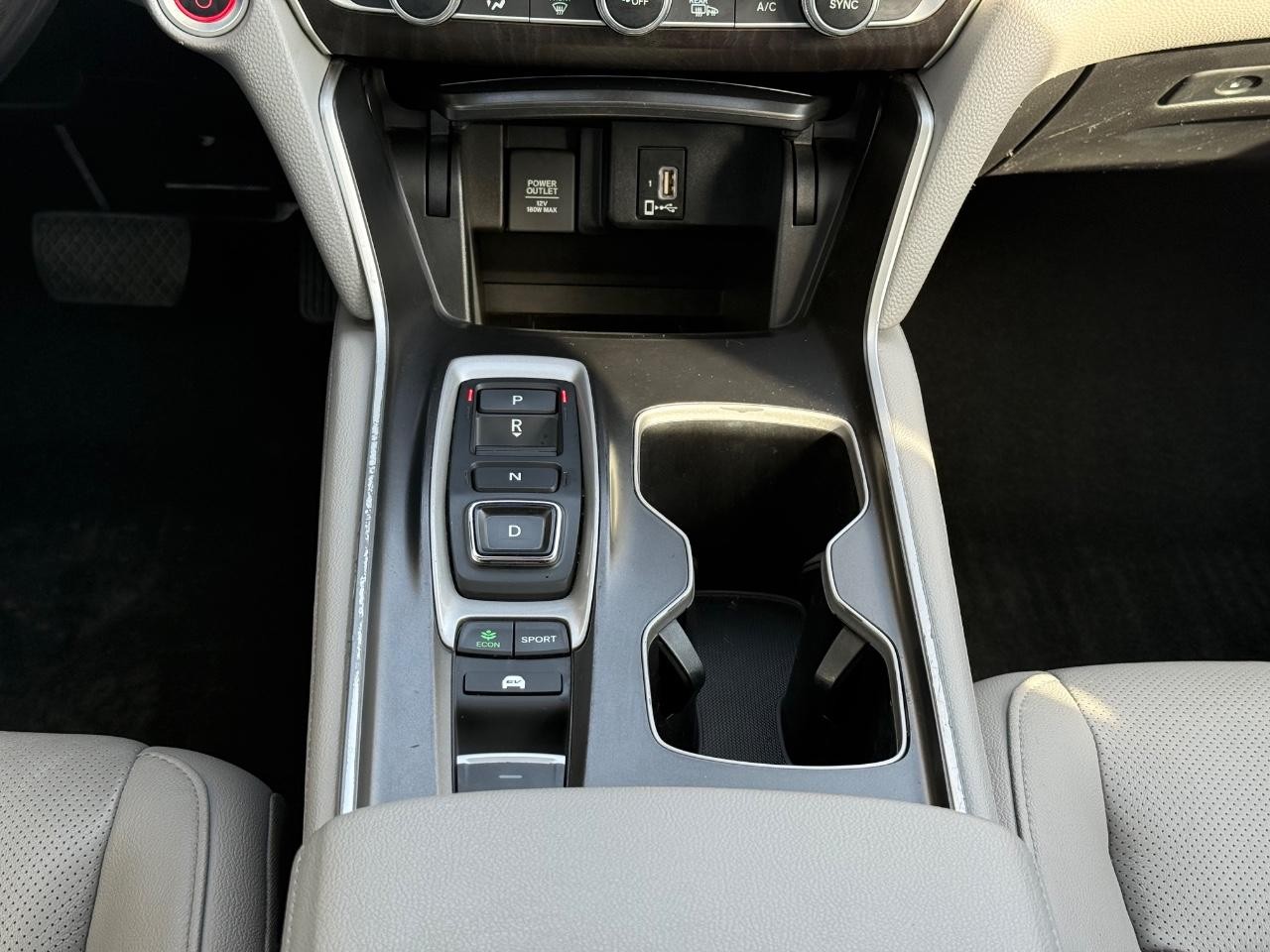 Honda Accord Hybrid Vehicle Image 12