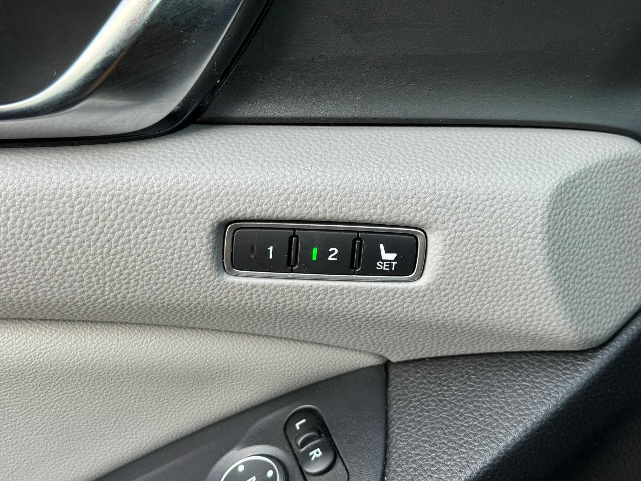 Honda Accord Hybrid Vehicle Image 16