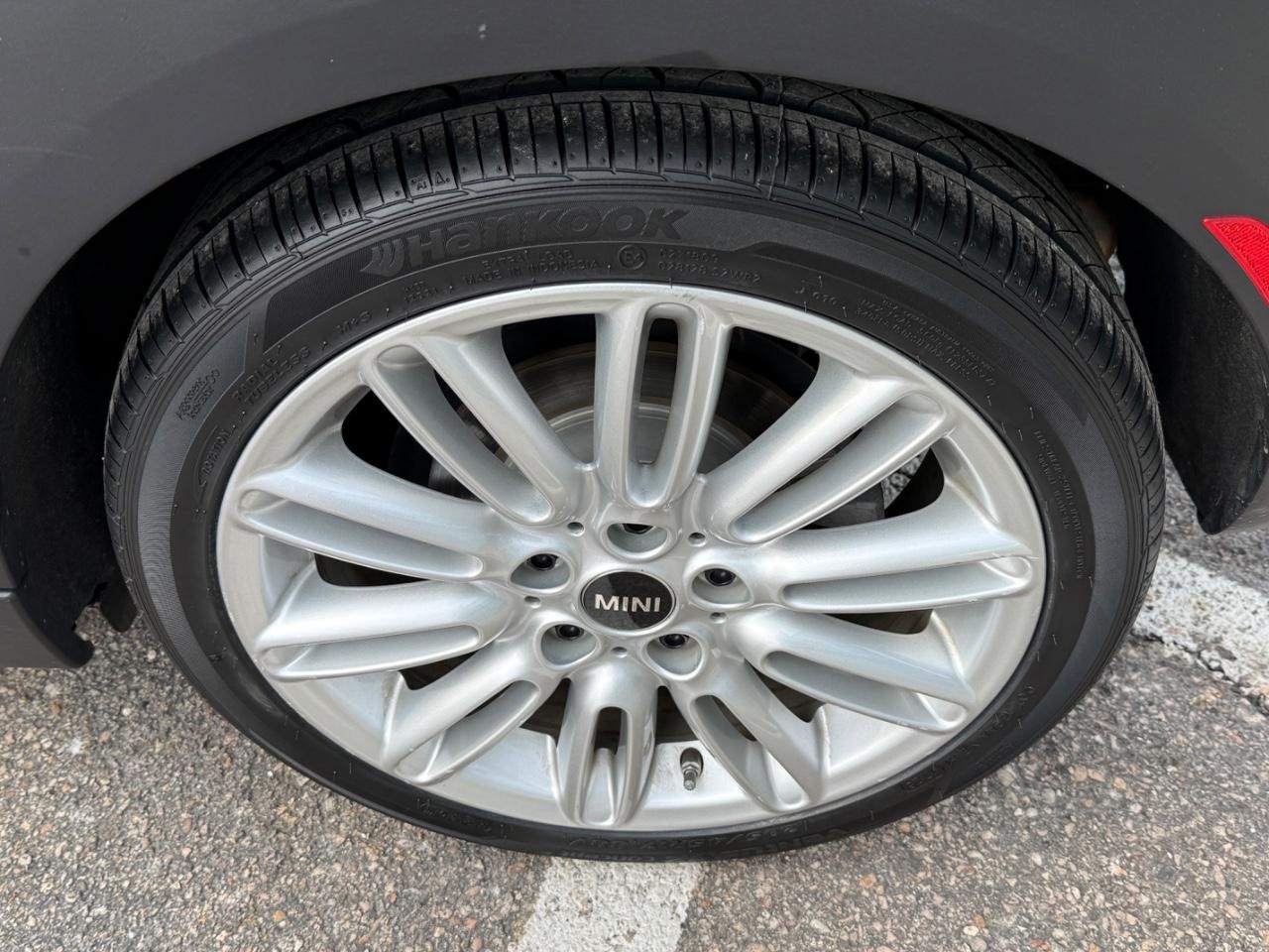 MINI Cooper Hardtop Vehicle Image 07
