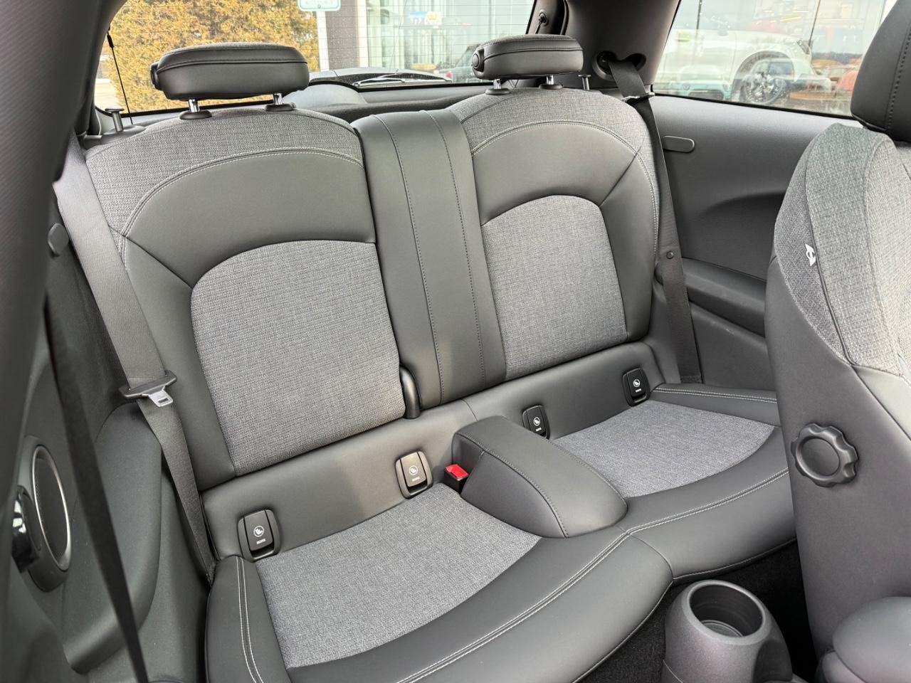 MINI Cooper Hardtop Vehicle Image 10