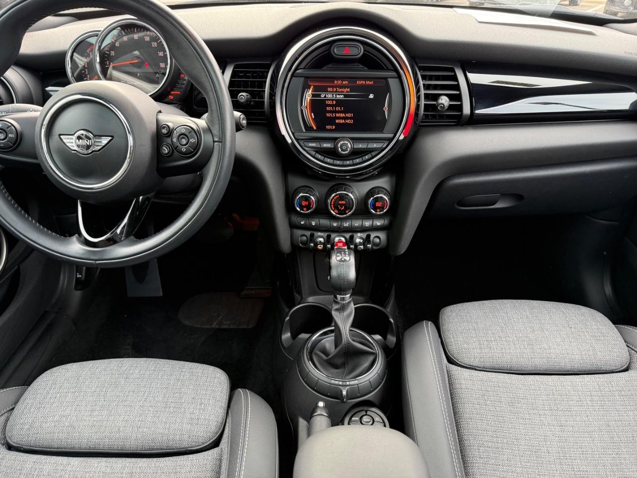 MINI Cooper Hardtop Vehicle Image 11