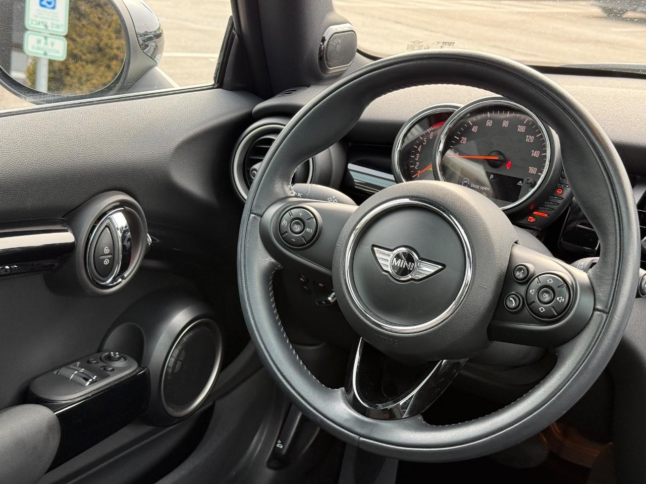 MINI Cooper Hardtop Vehicle Image 14