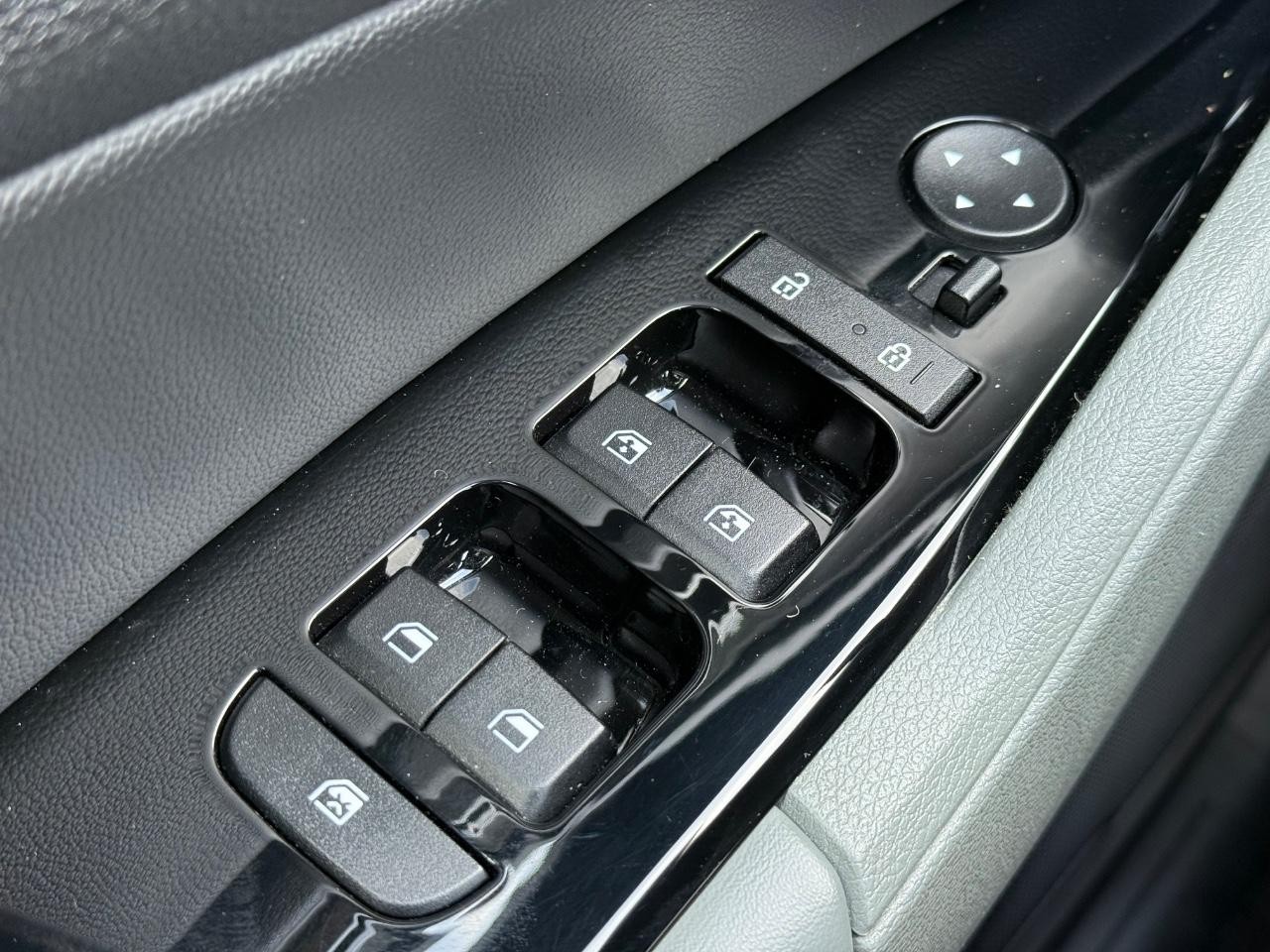 Kia Sportage Vehicle Image 21