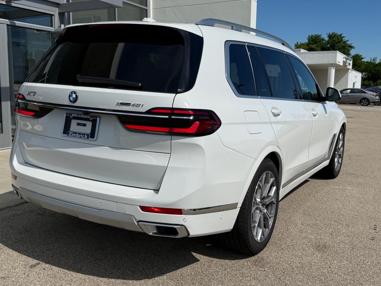 BMW X7 Vehicle Image 03