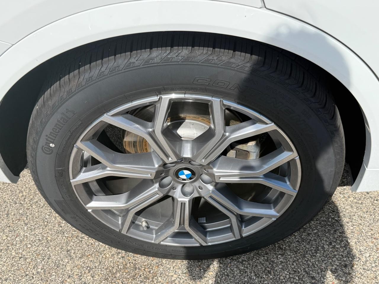 BMW X7 Vehicle Image 04