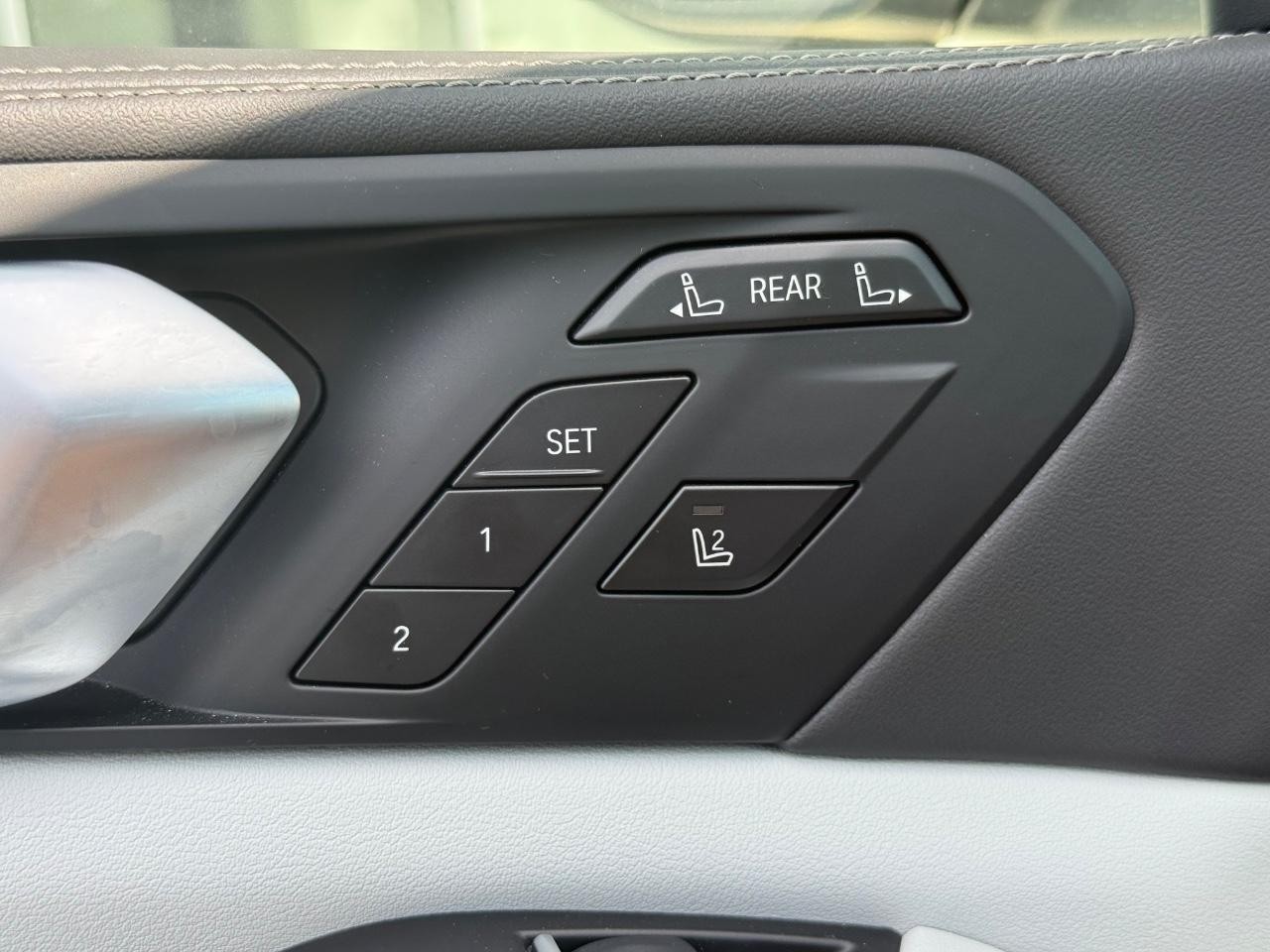 BMW X7 Vehicle Image 11