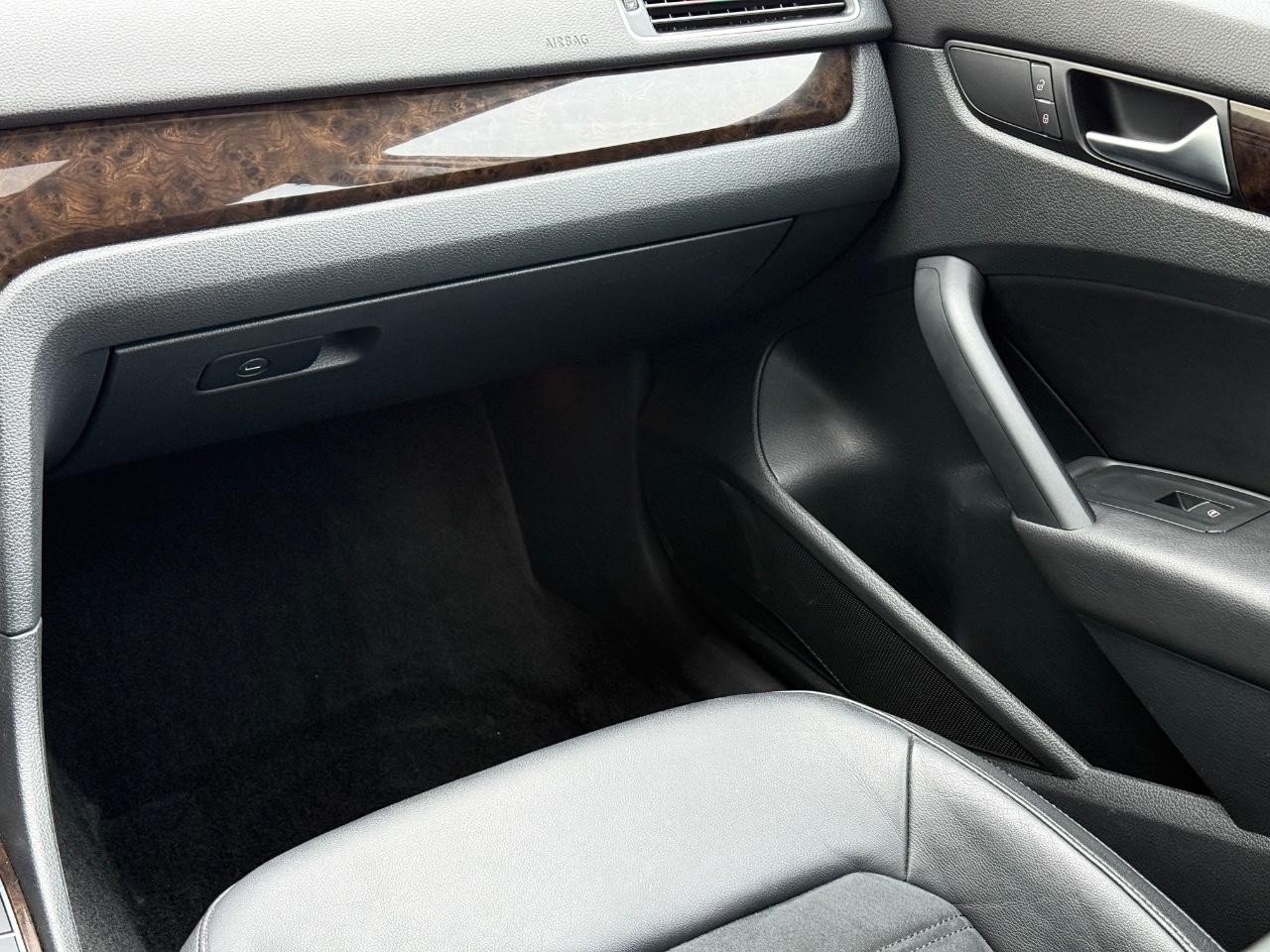 Volkswagen Passat Vehicle Image 14