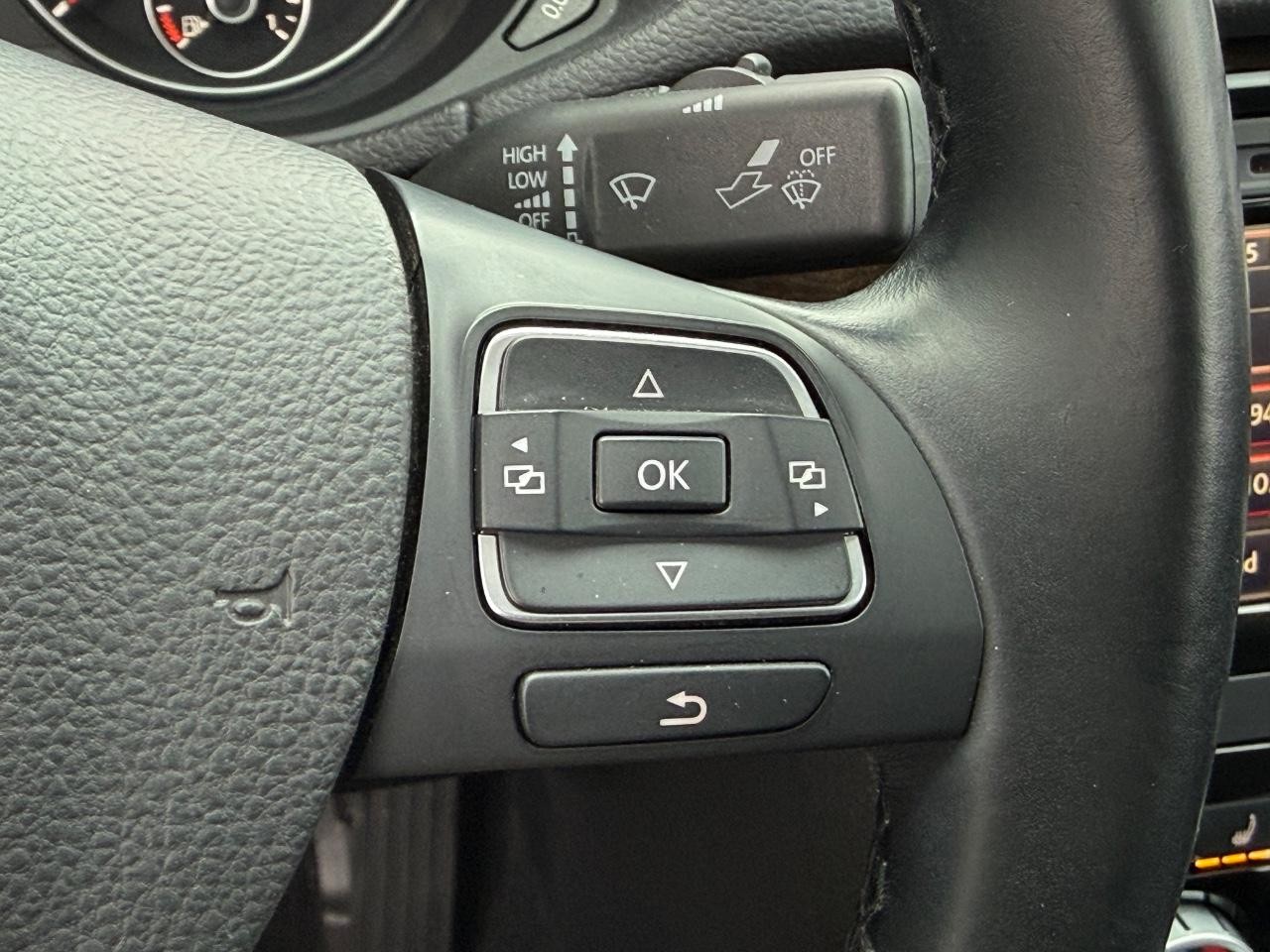 Volkswagen Passat Vehicle Image 17