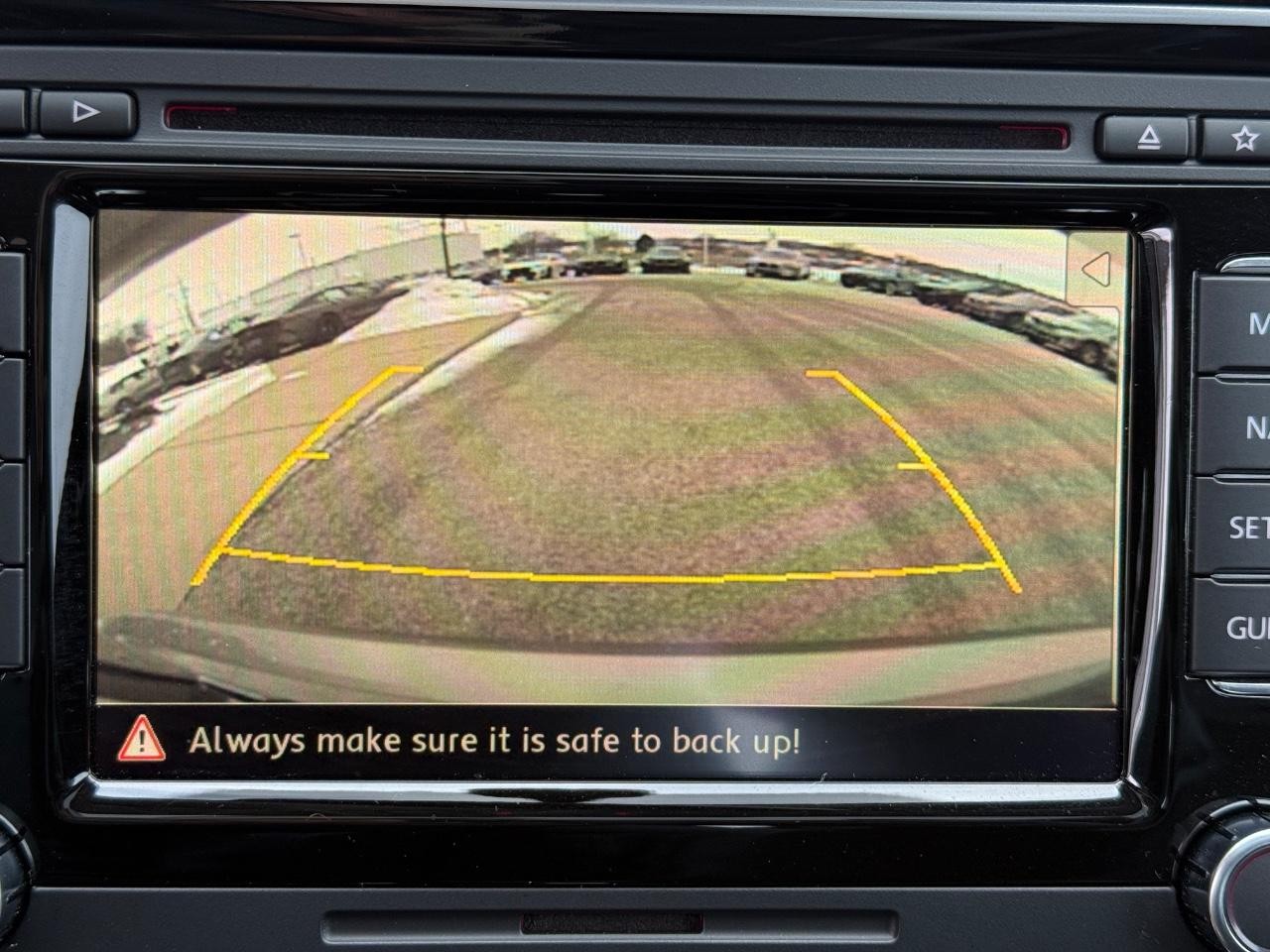 Volkswagen Passat Vehicle Image 19