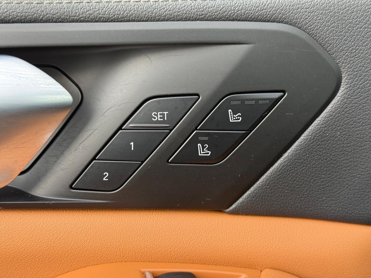 BMW X5 Vehicle Image 16