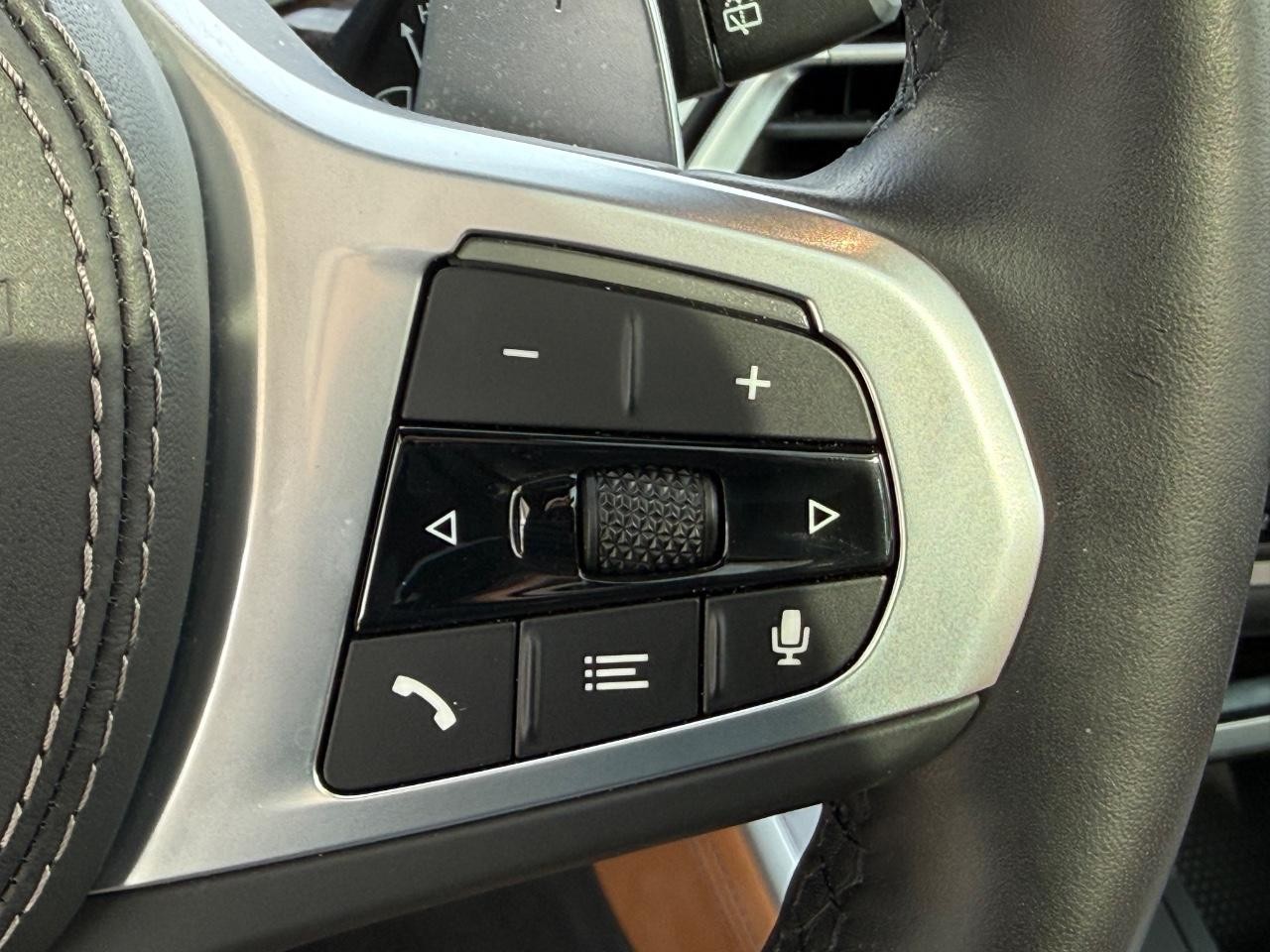 BMW X5 Vehicle Image 18