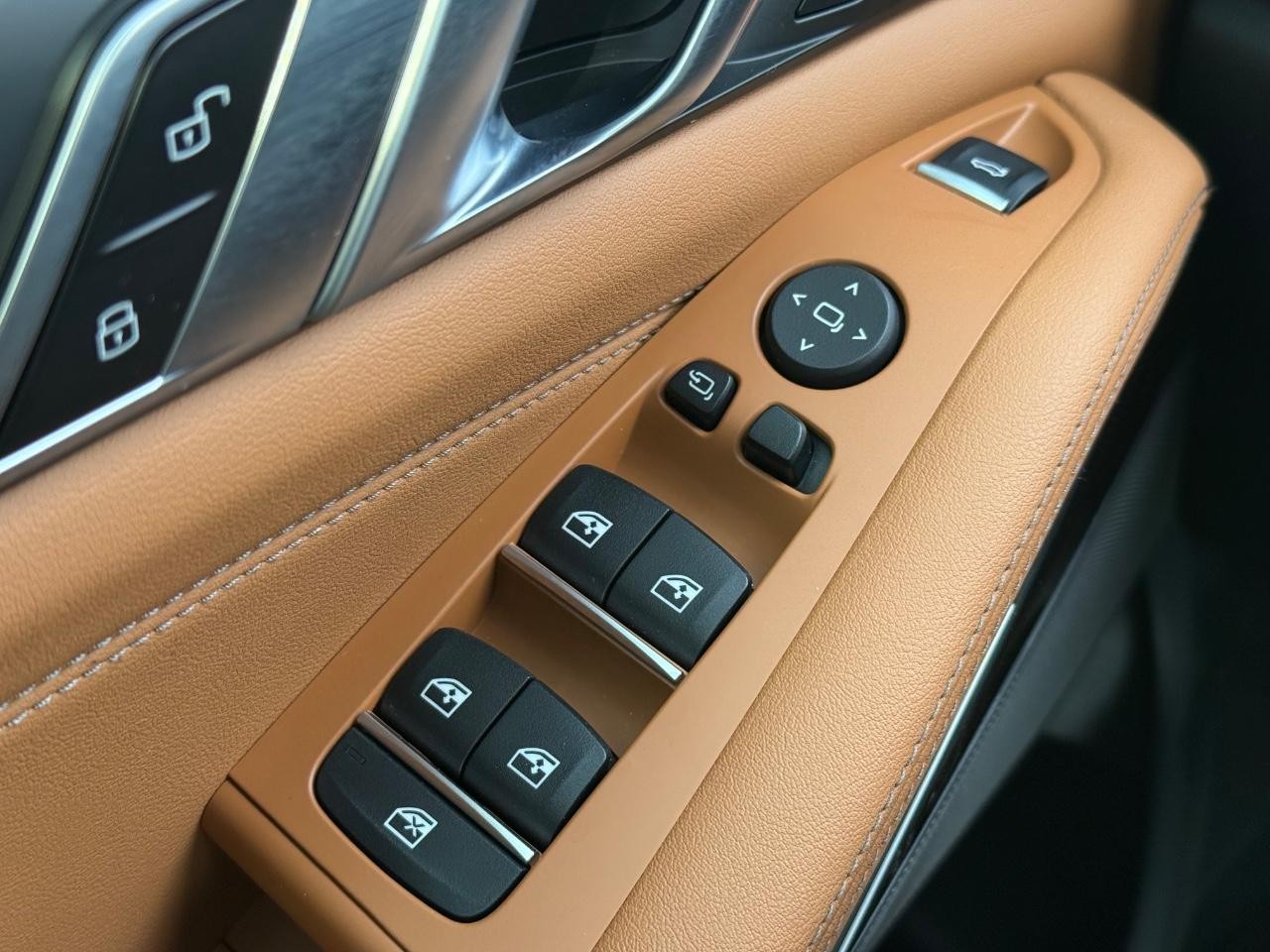 BMW X5 Vehicle Image 23