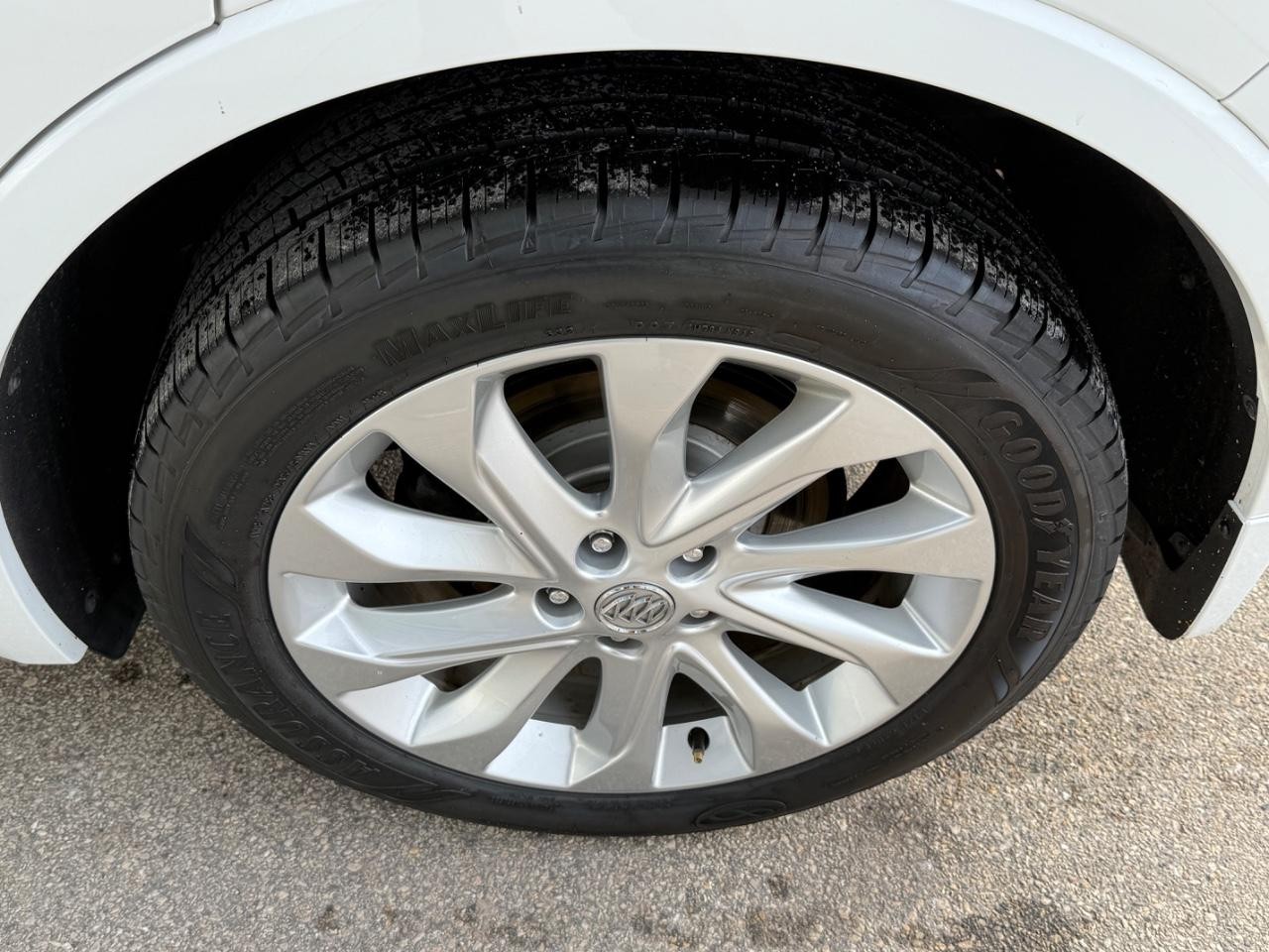 Buick Envision Vehicle Image 07