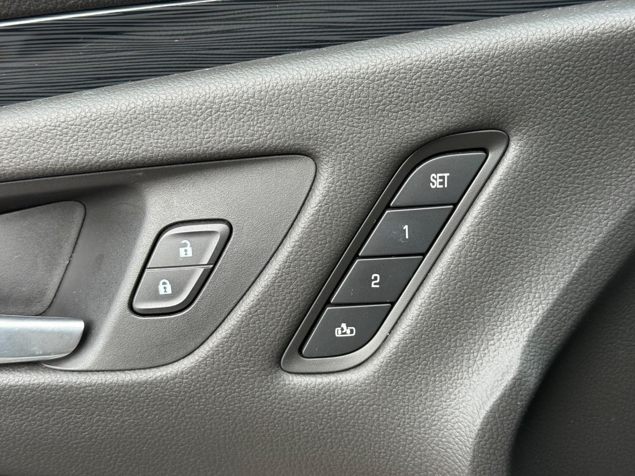 Buick Envision Vehicle Image 16