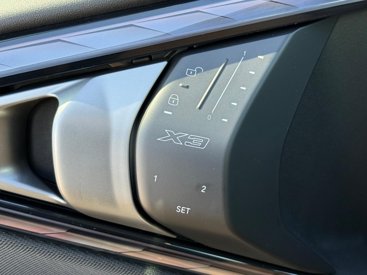 BMW X3 Vehicle Image 11