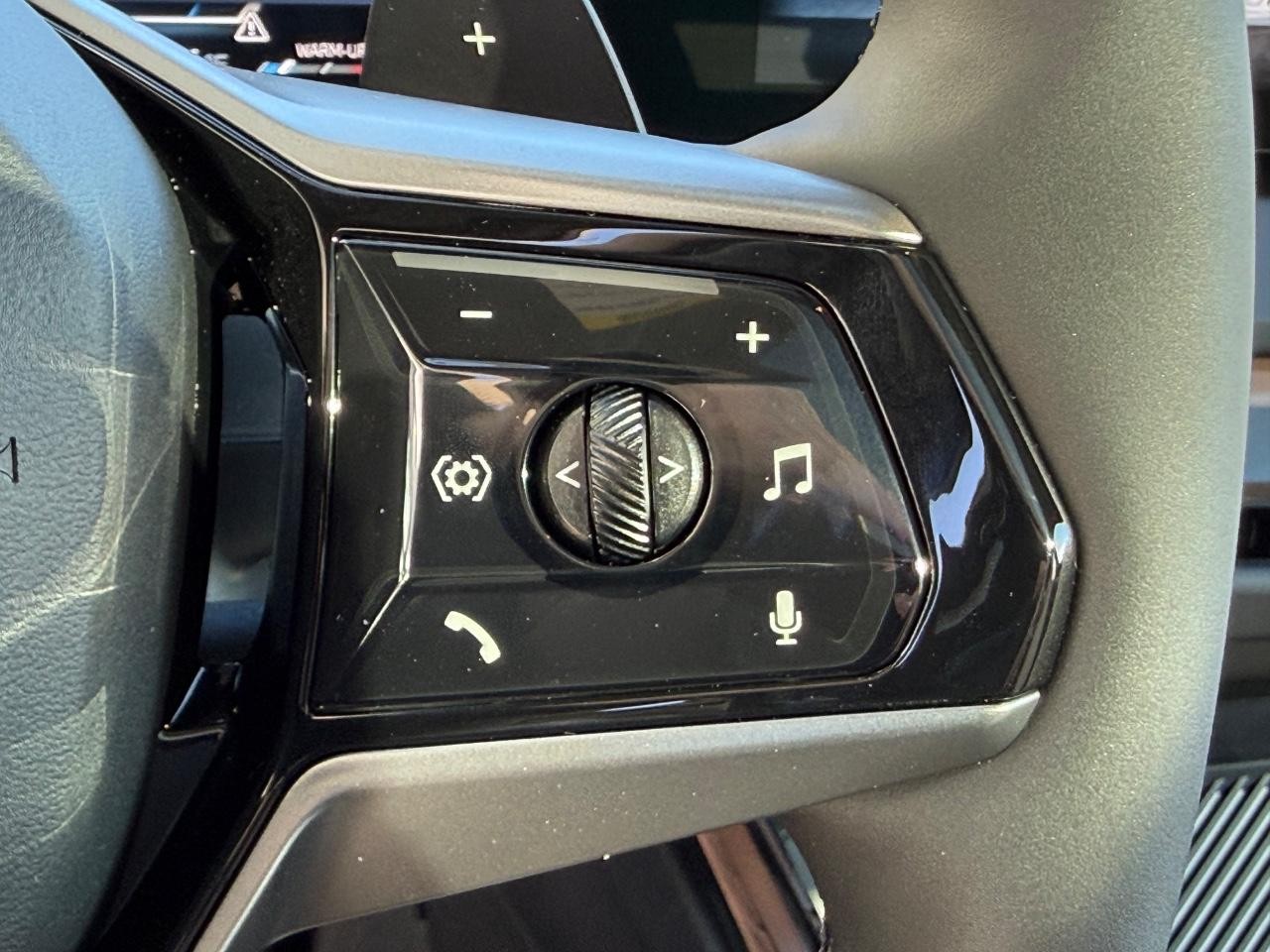 BMW X3 Vehicle Image 13