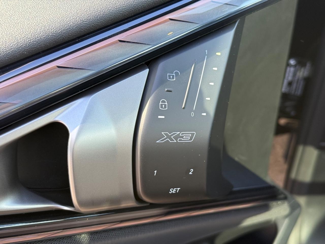 BMW X3 Vehicle Image 17